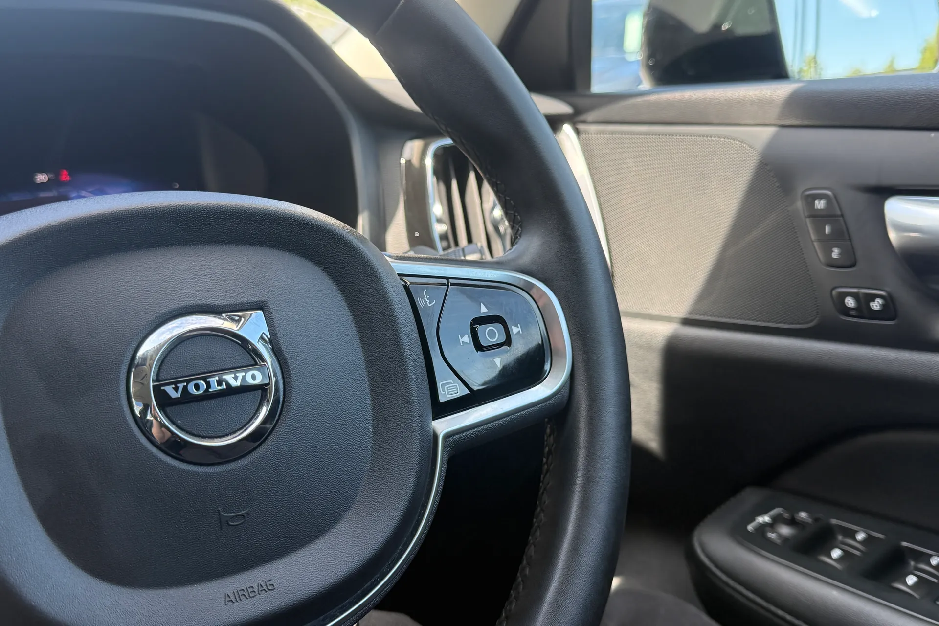 Volvo V60 thumbnail image number 32