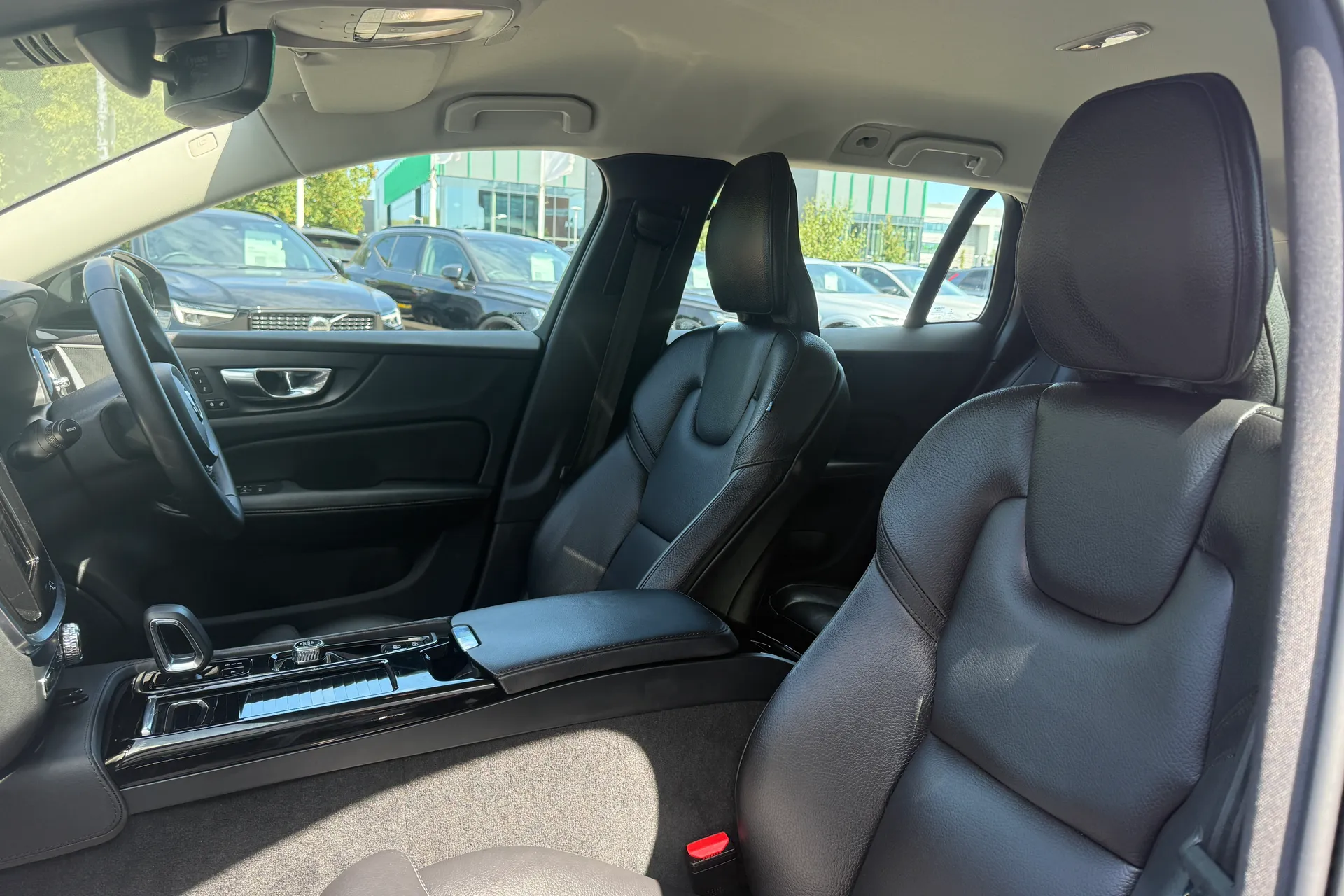 Volvo V60 thumbnail image number 23