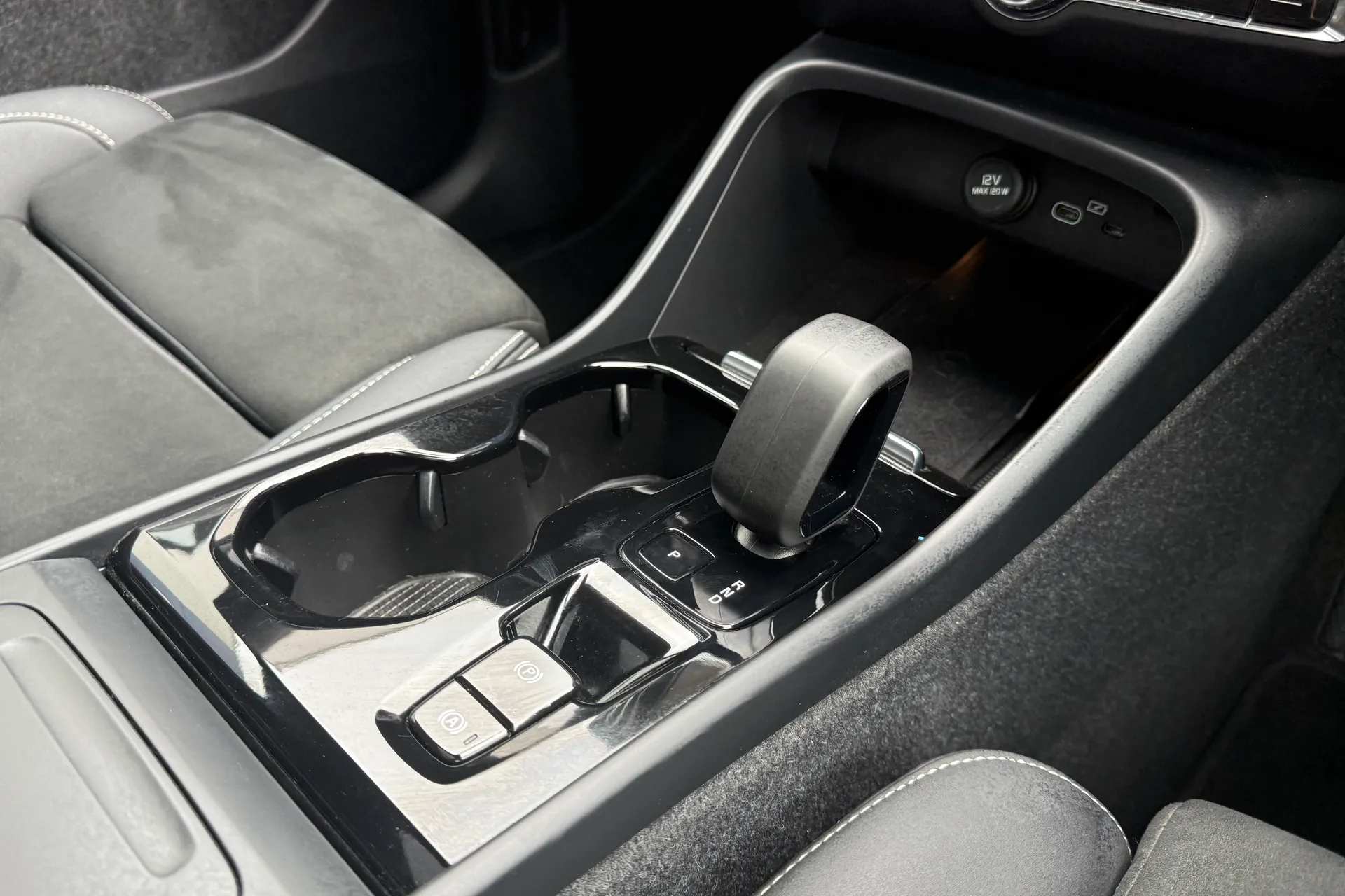 Volvo XC40 thumbnail image number 42