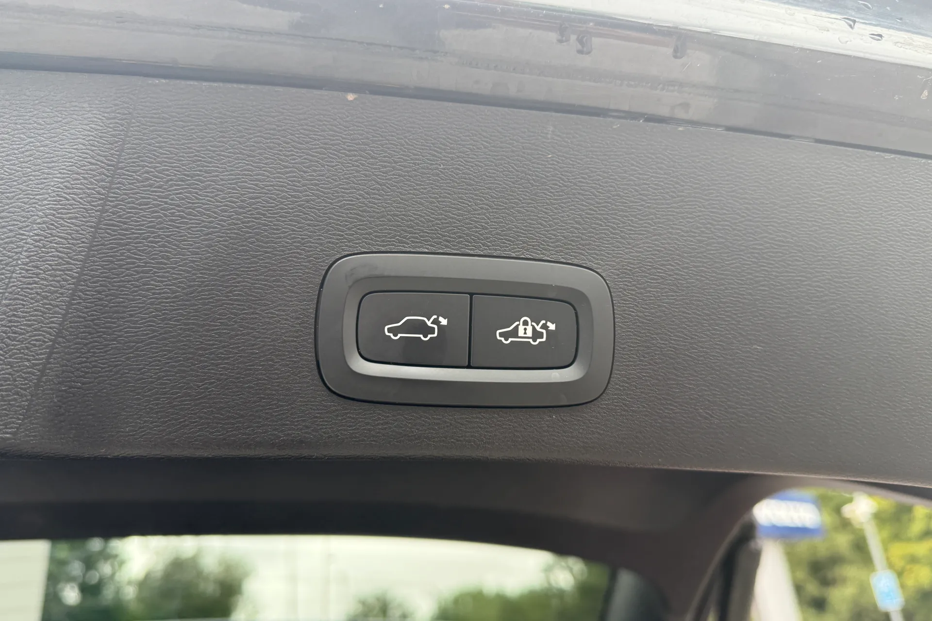 Volvo XC40 thumbnail image number 21