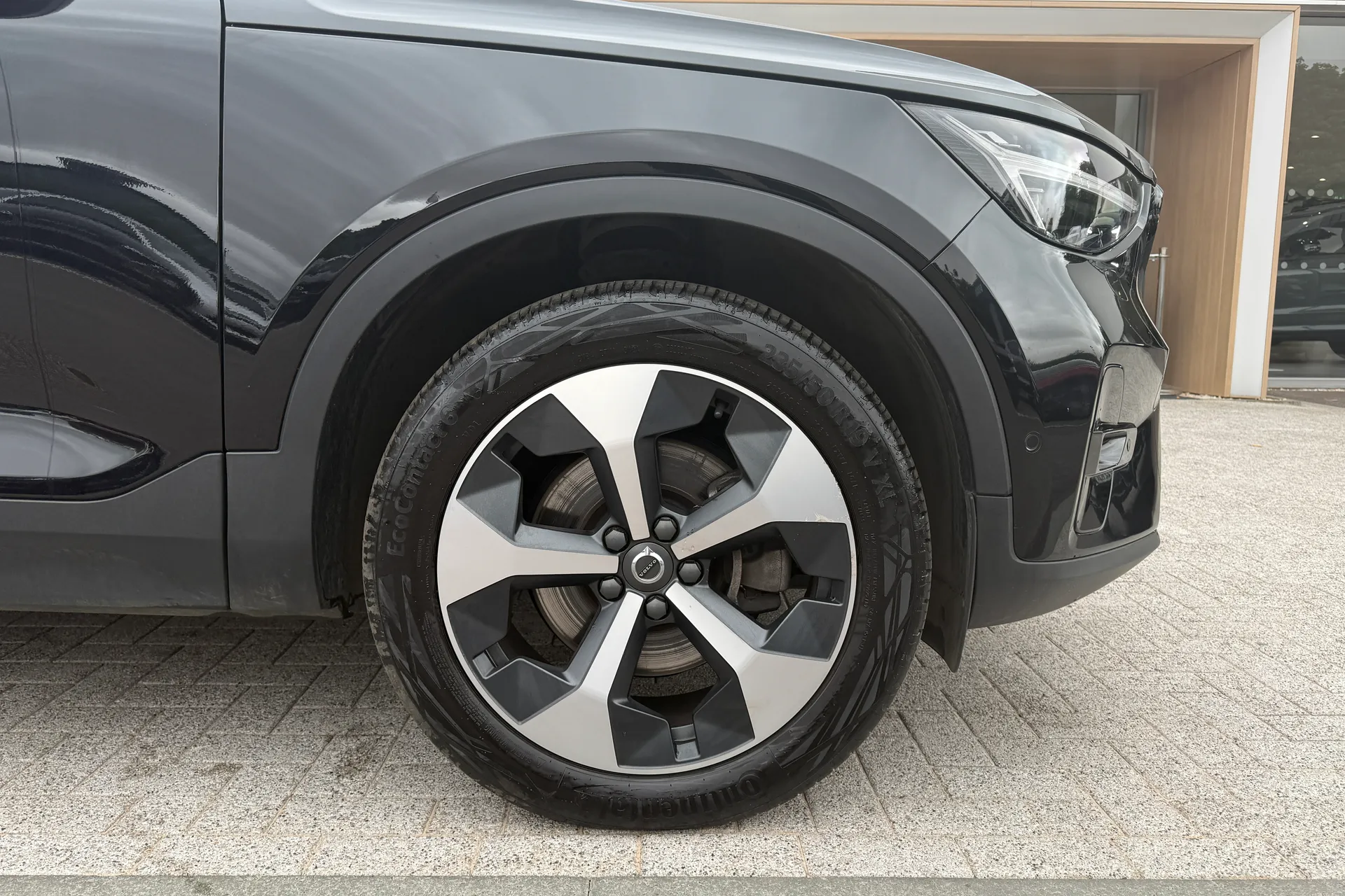 Volvo XC40 thumbnail image number 14
