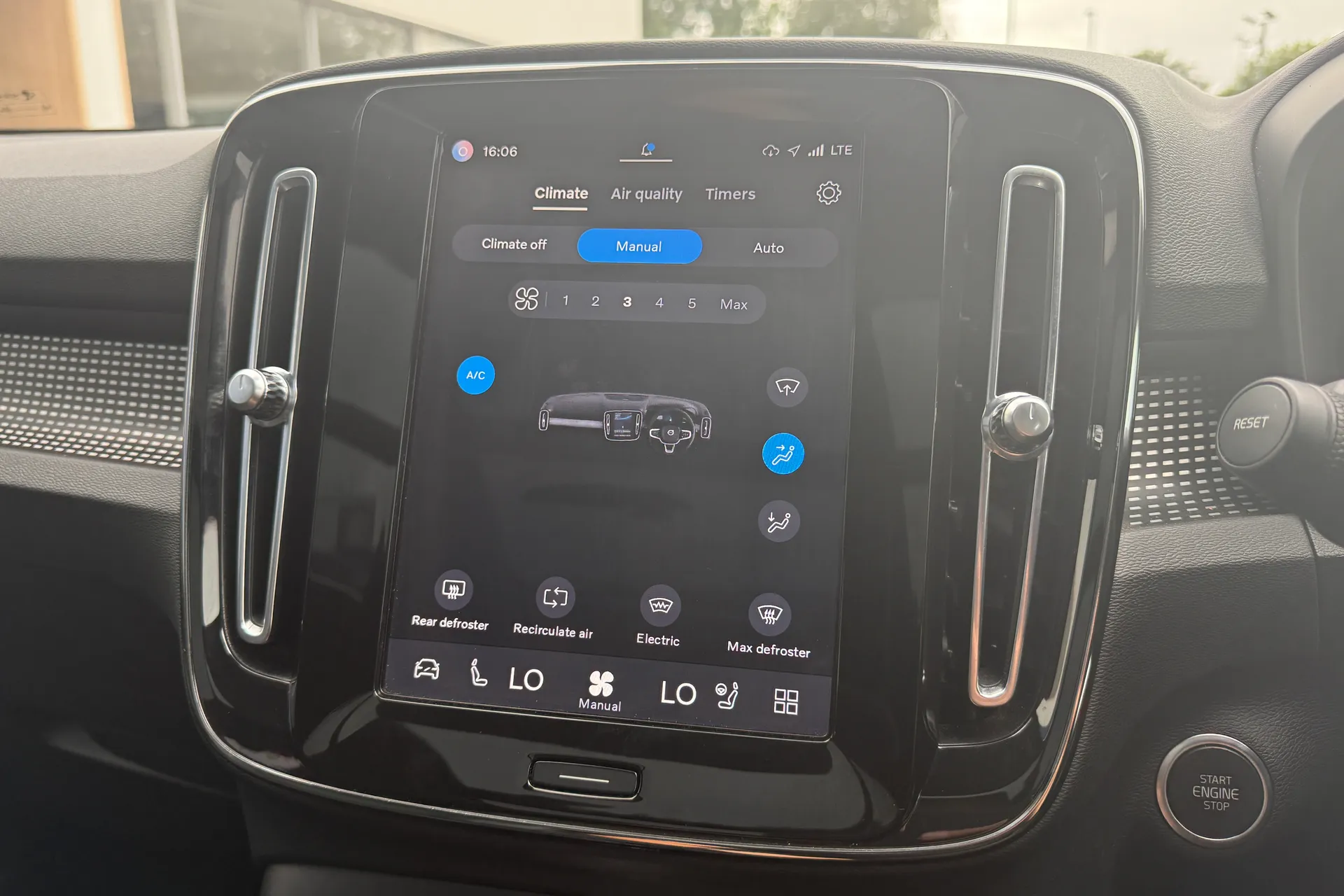 Volvo XC40 thumbnail image number 37