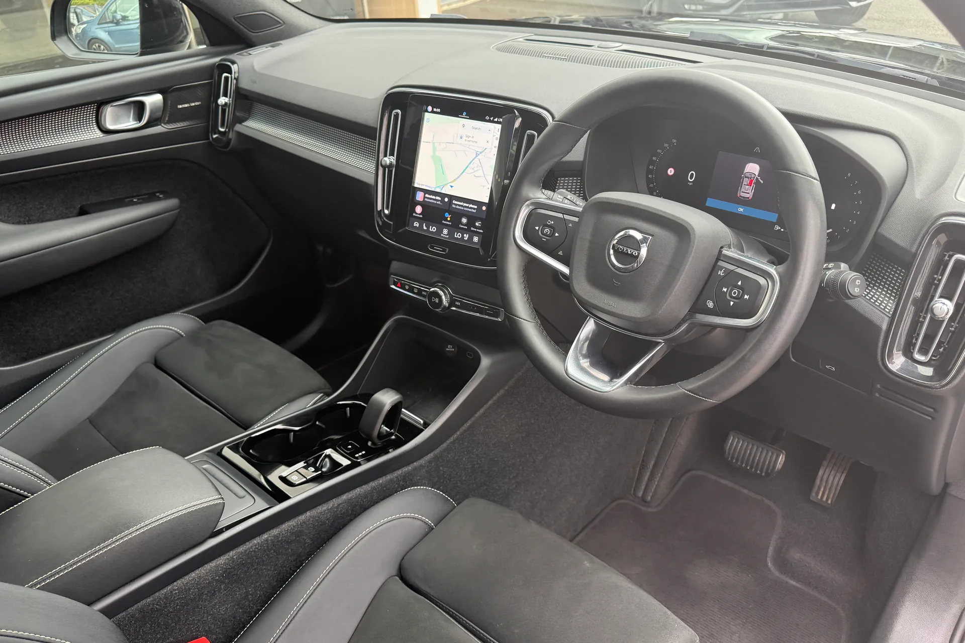 Volvo XC40 thumbnail image number 6