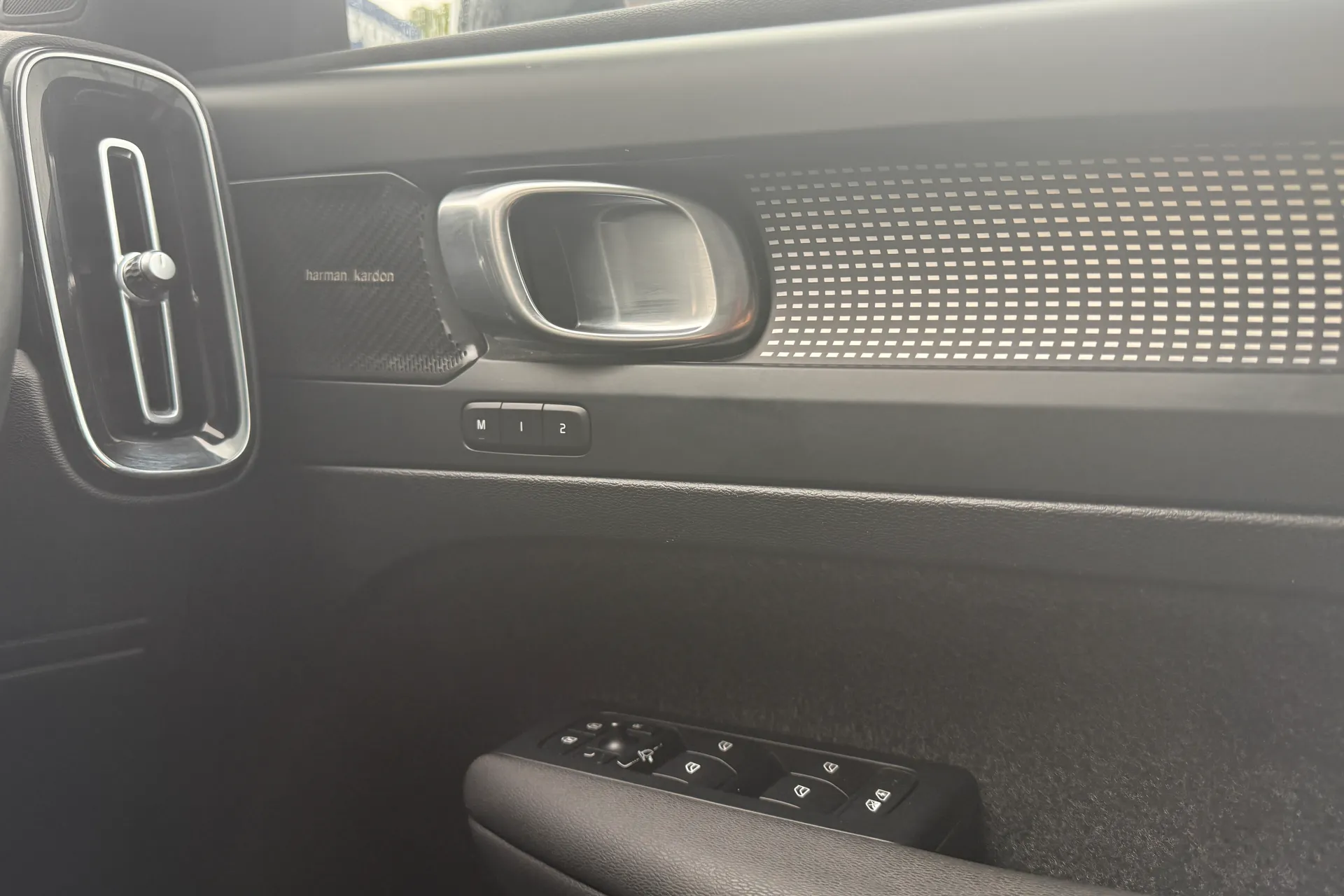 Volvo XC40 thumbnail image number 40