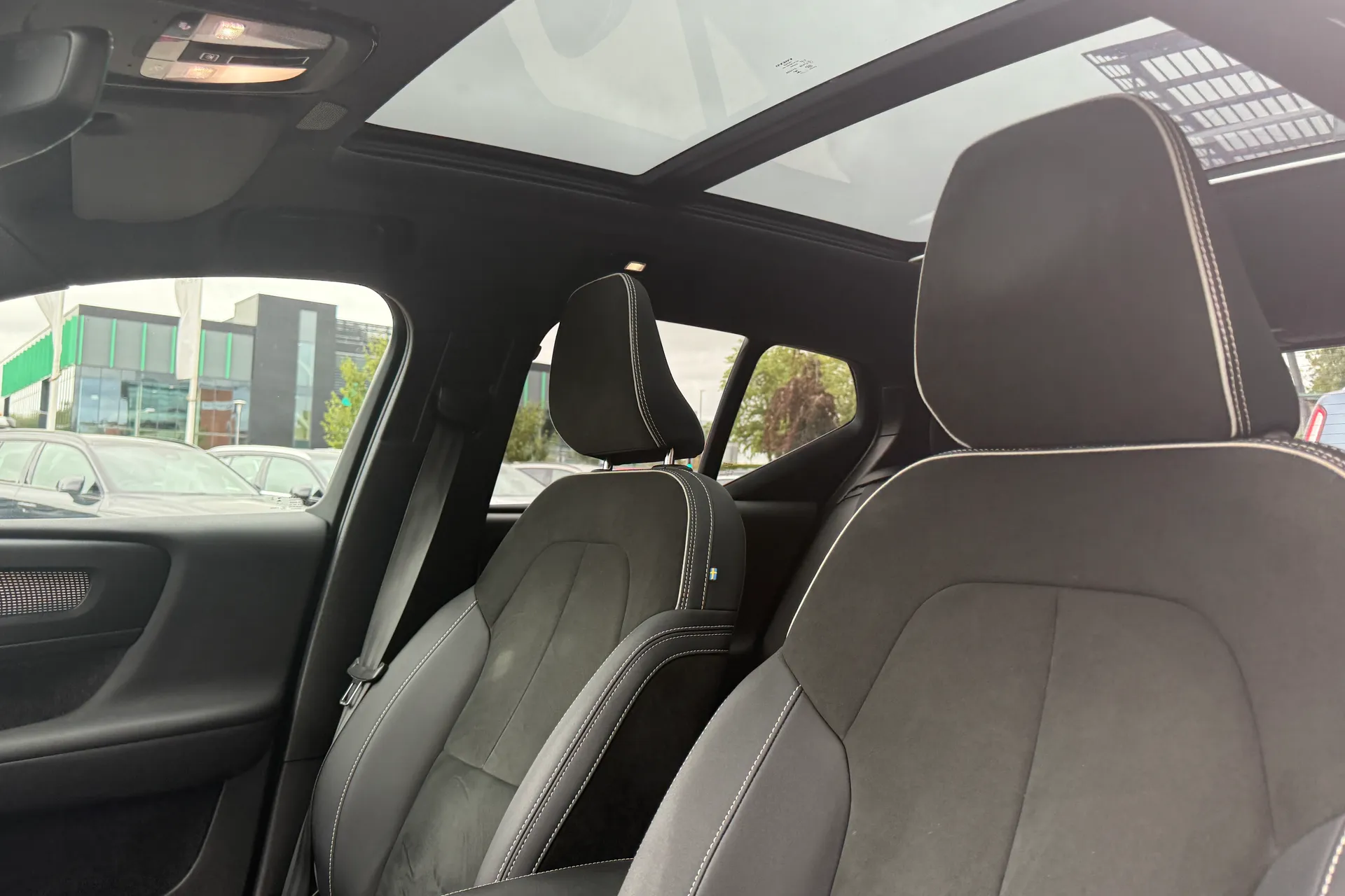 Volvo XC40 thumbnail image number 28