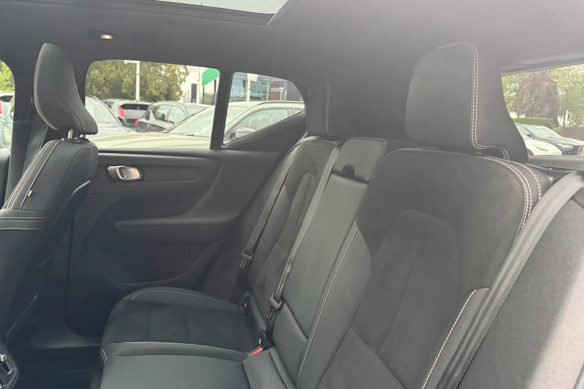 Volvo XC40 thumbnail image number 30