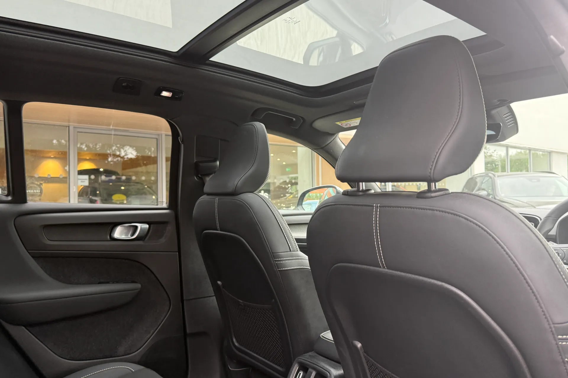 Volvo XC40 thumbnail image number 23