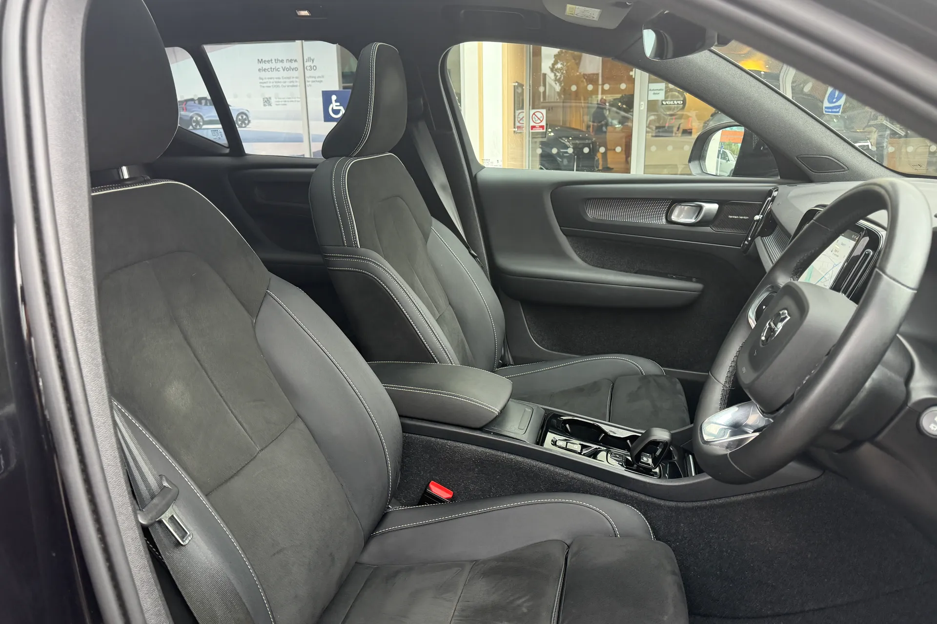 Volvo XC40 thumbnail image number 25