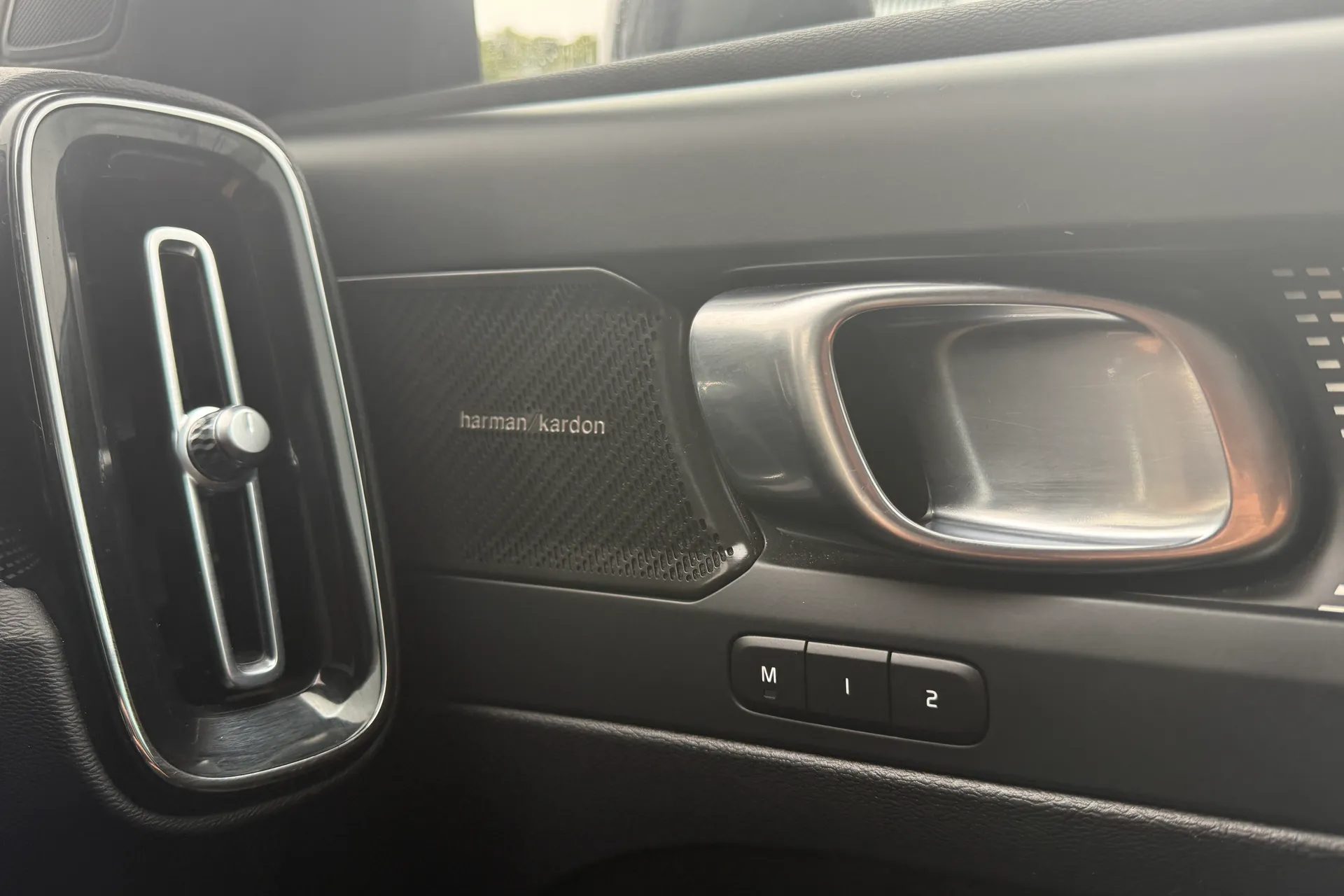 Volvo XC40 thumbnail image number 41