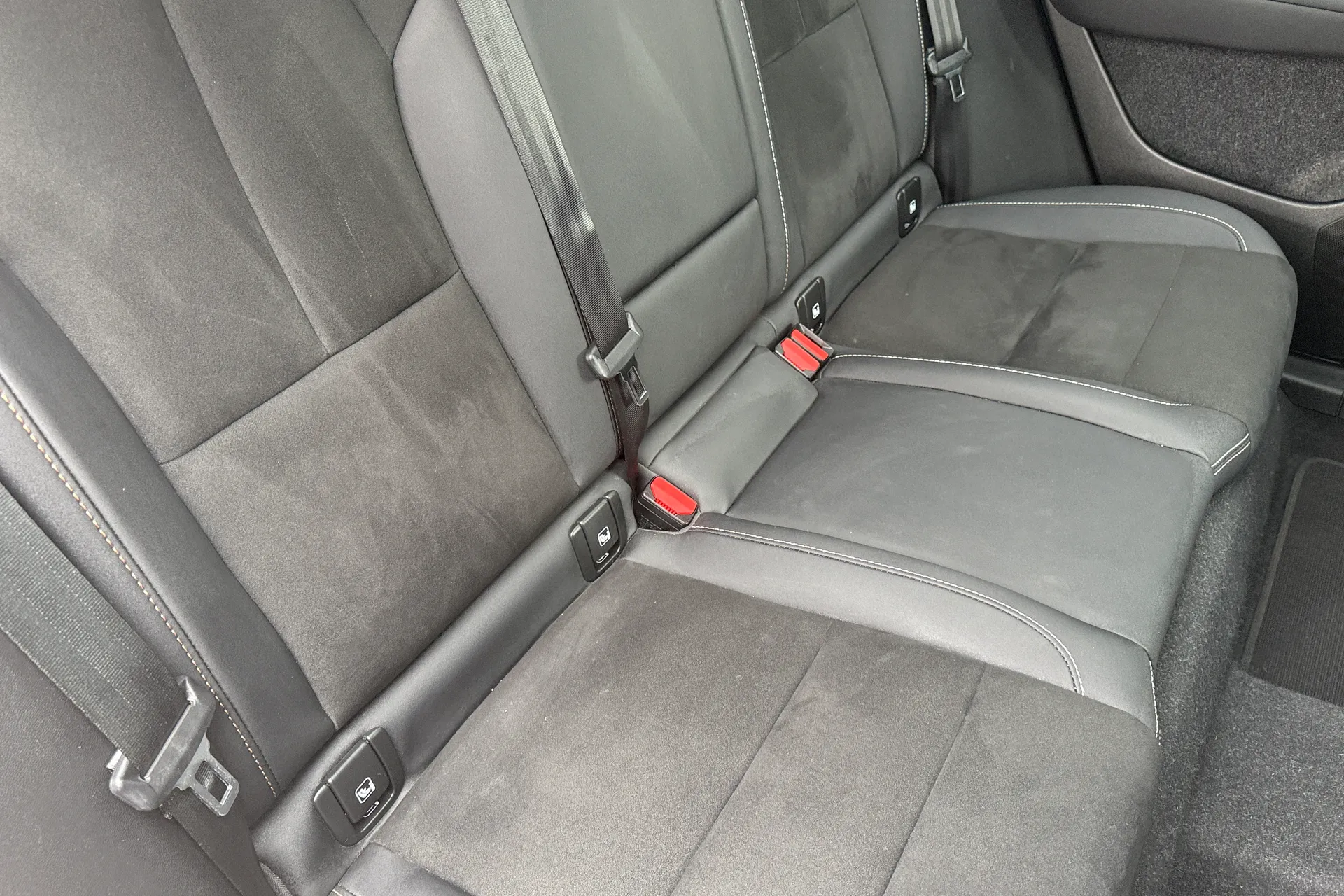Volvo XC40 thumbnail image number 24