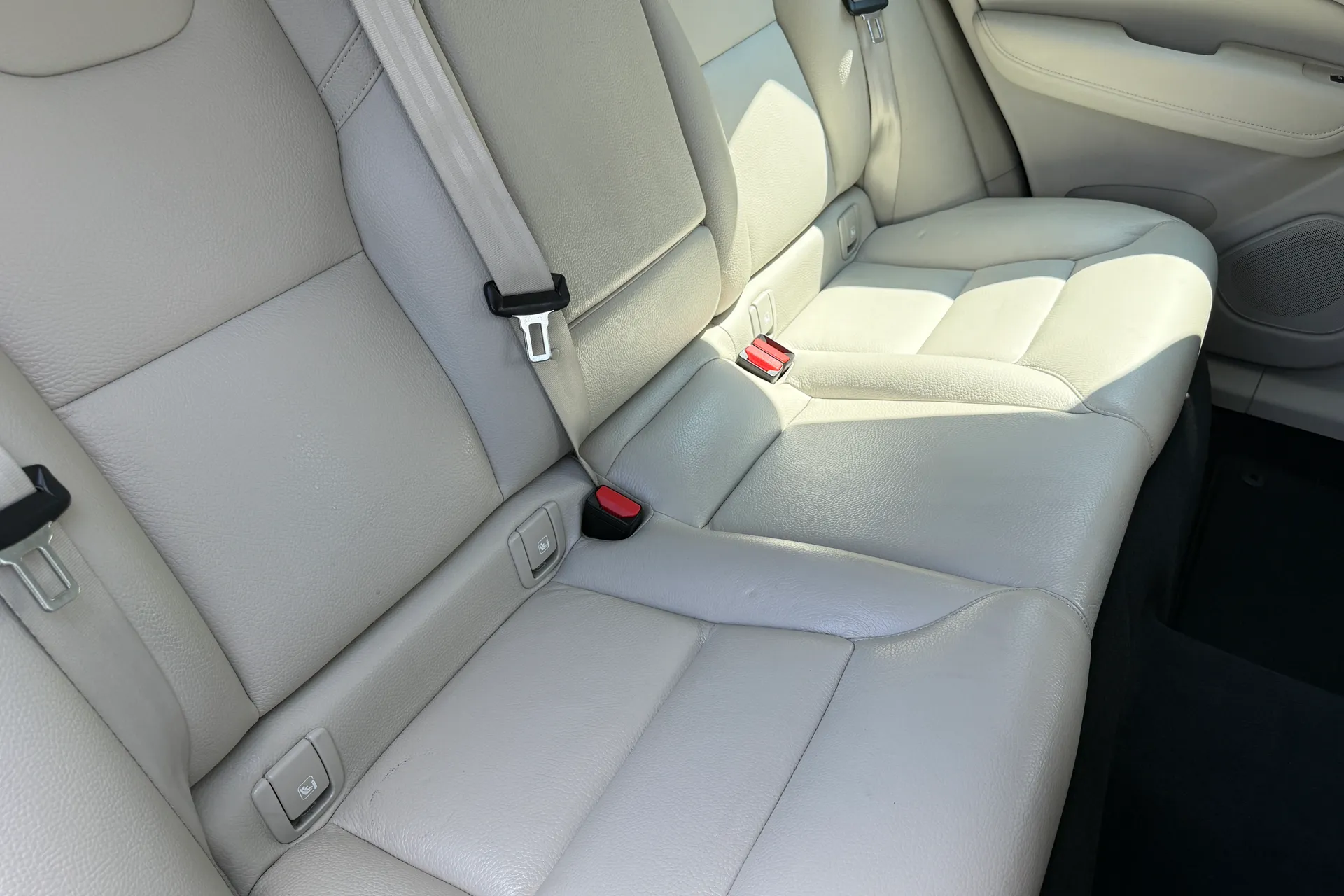 Volvo XC60 thumbnail image number 25