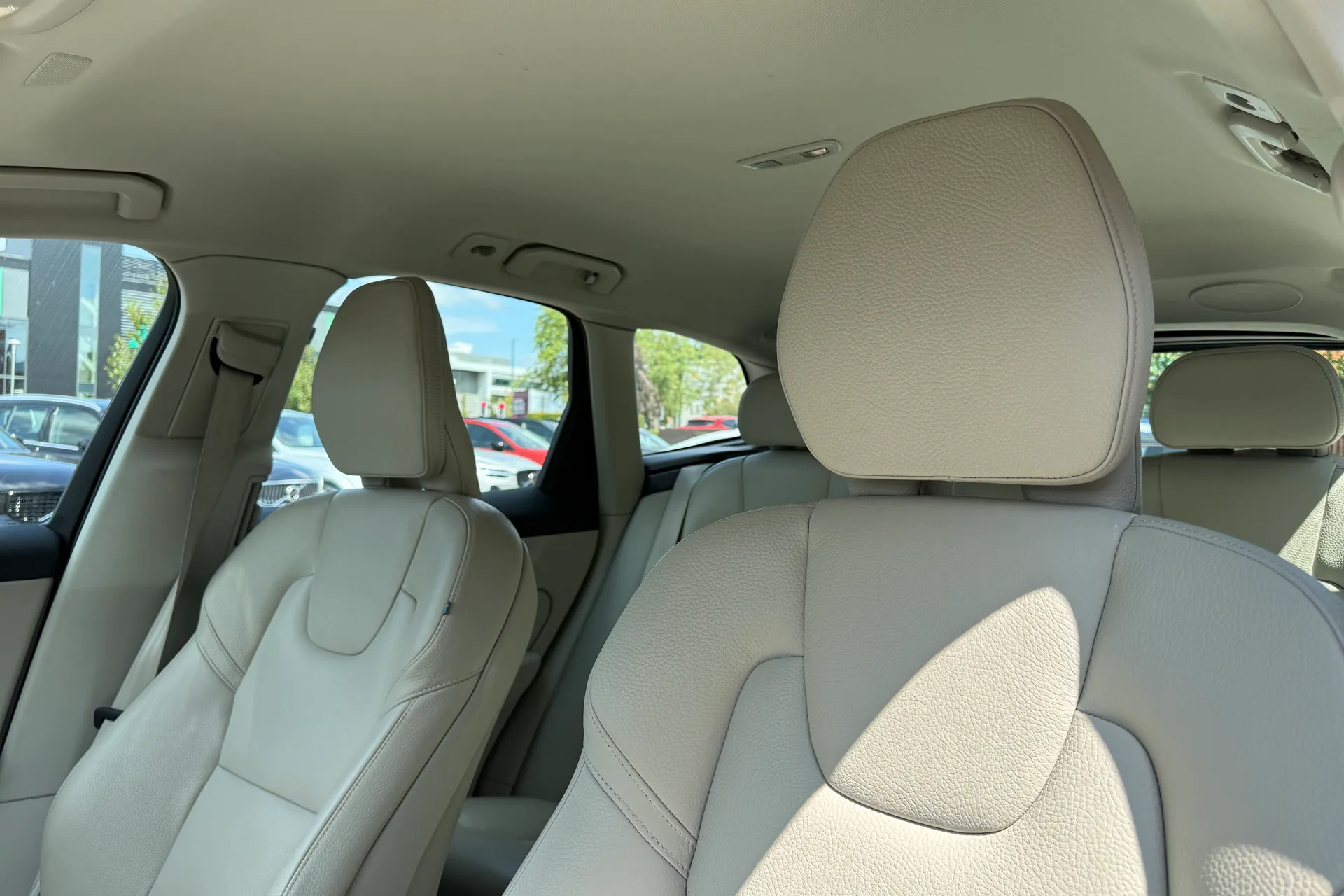 Volvo XC60 thumbnail image number 29
