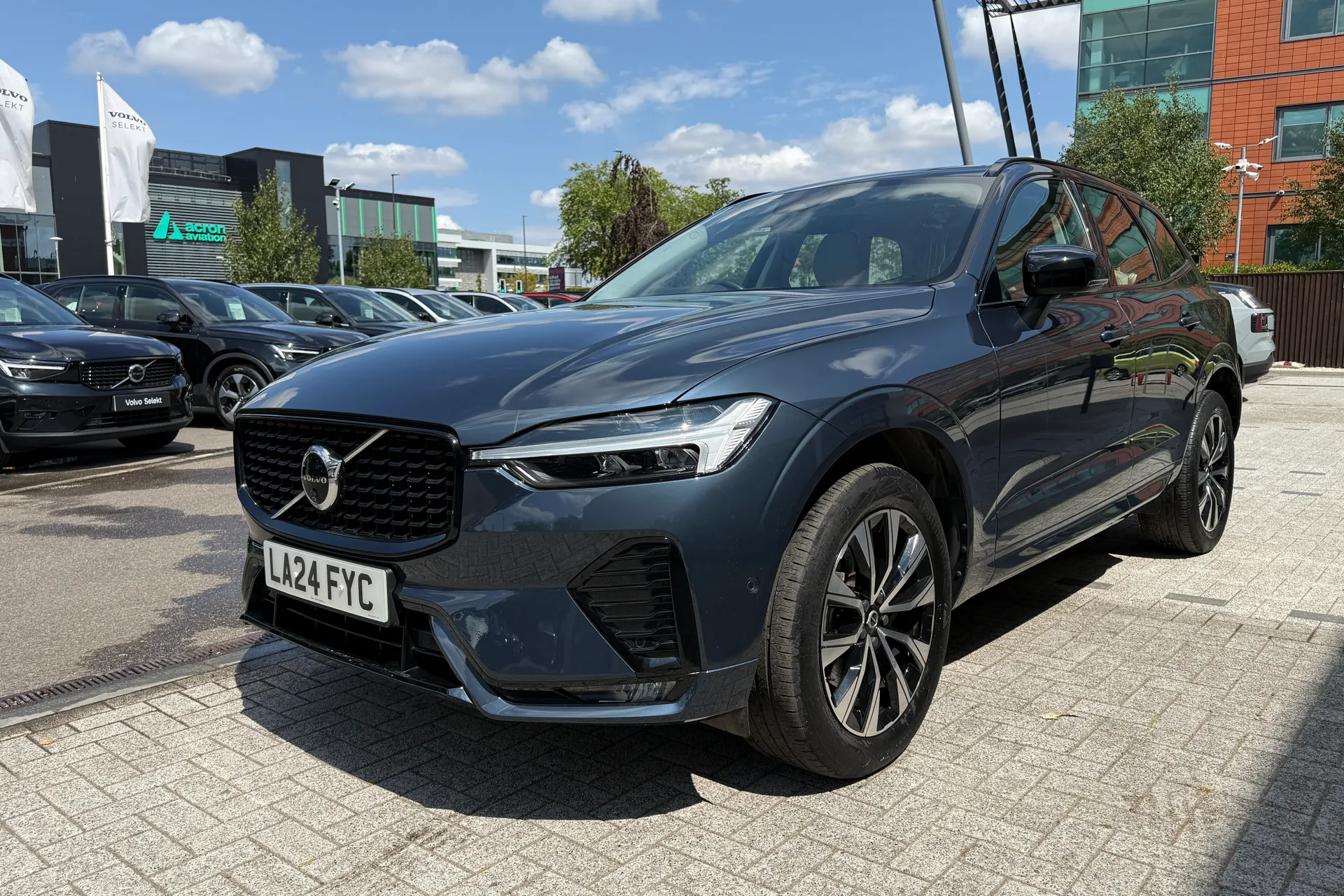 Volvo XC60 thumbnail image number 12