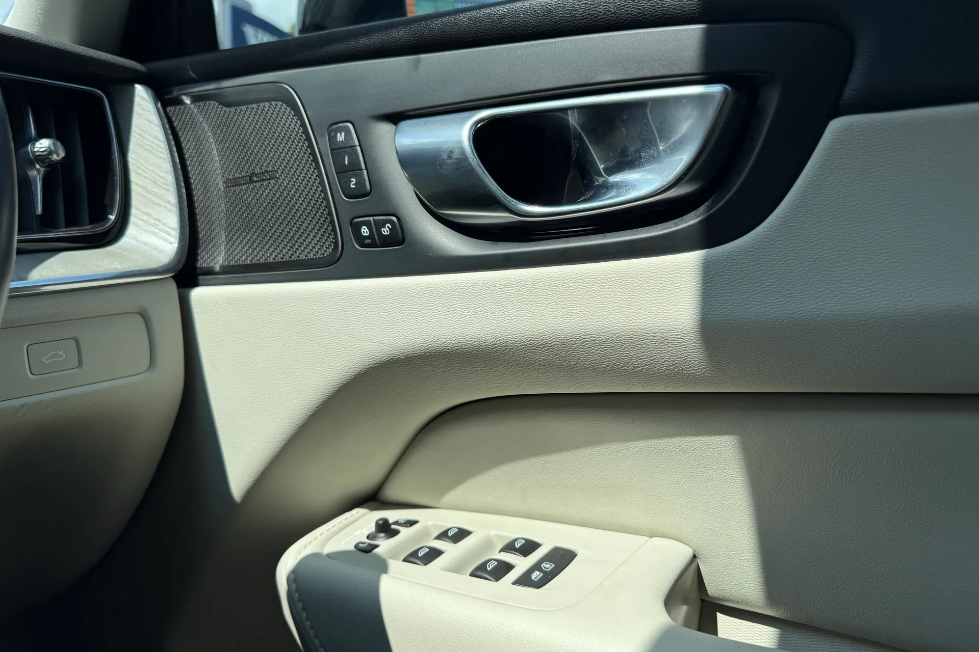 Volvo XC60 thumbnail image number 41