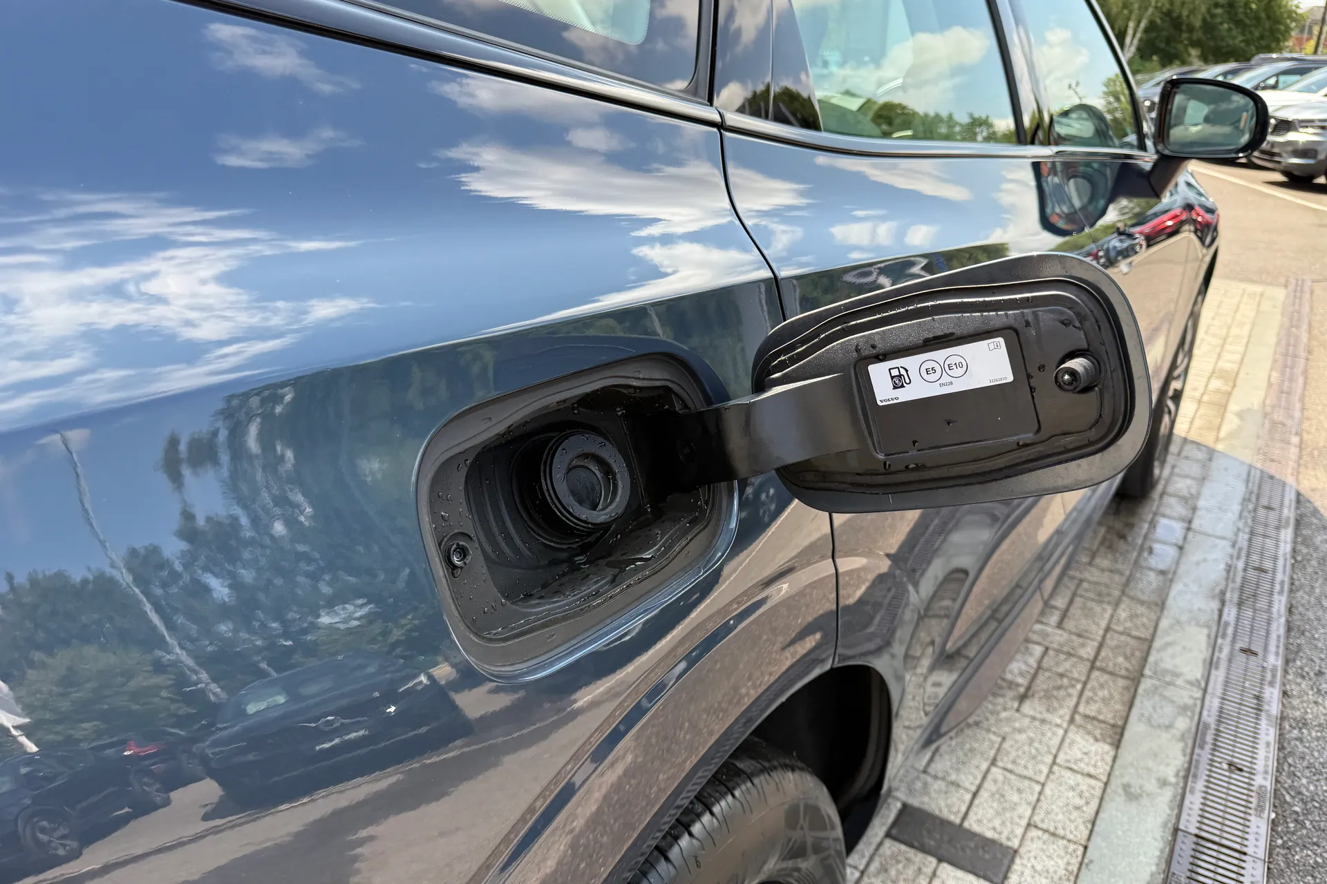 Volvo XC60 thumbnail image number 16