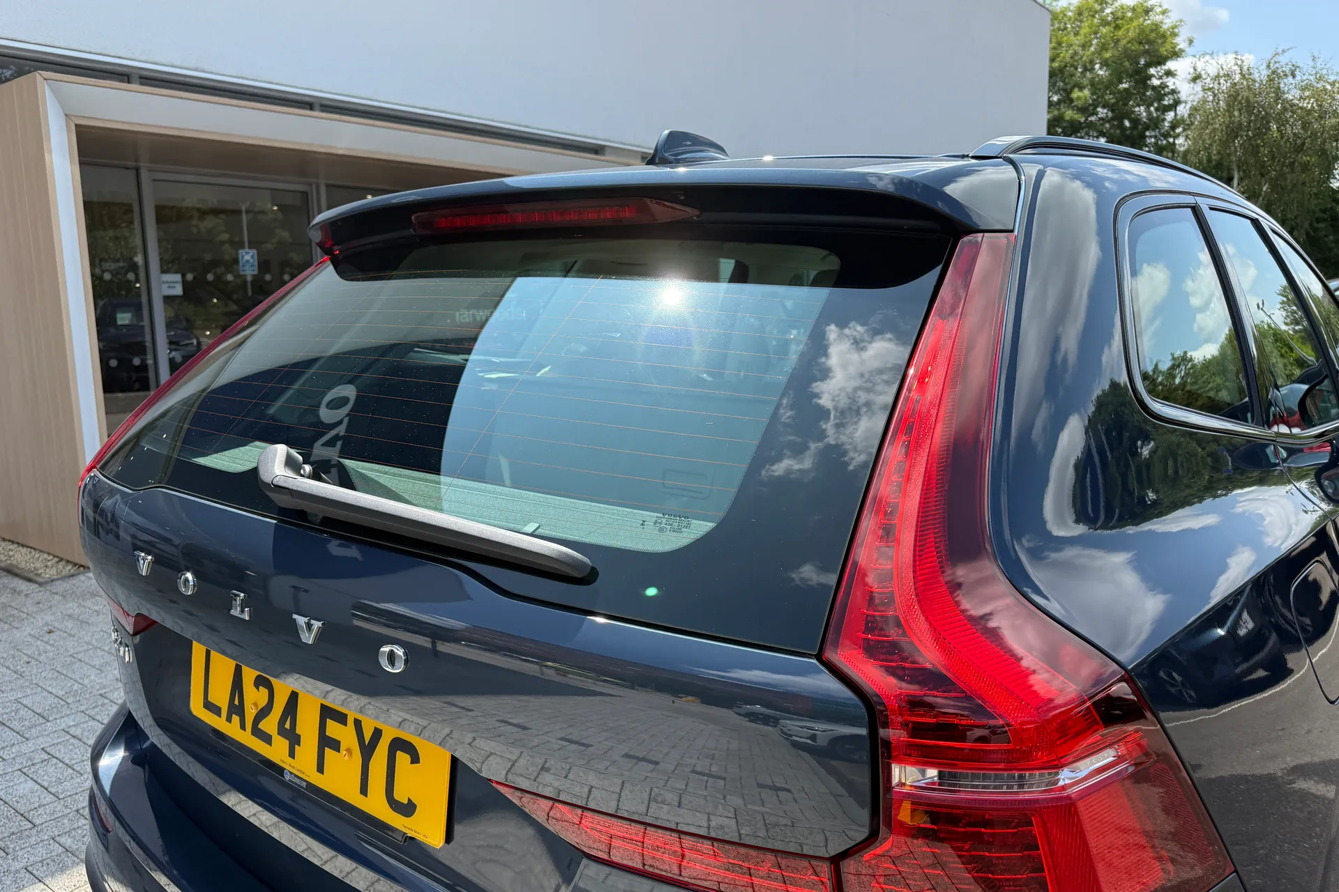 Volvo XC60 thumbnail image number 18