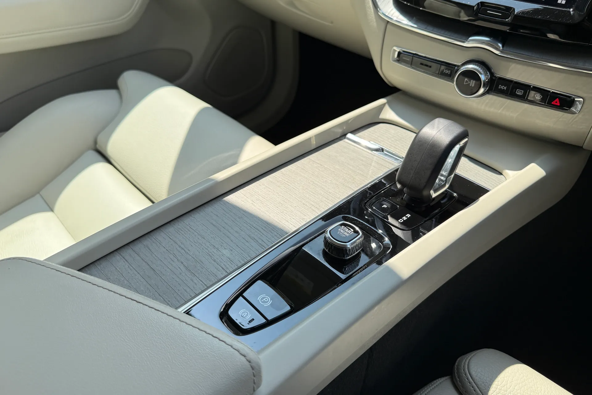 Volvo XC60 thumbnail image number 44