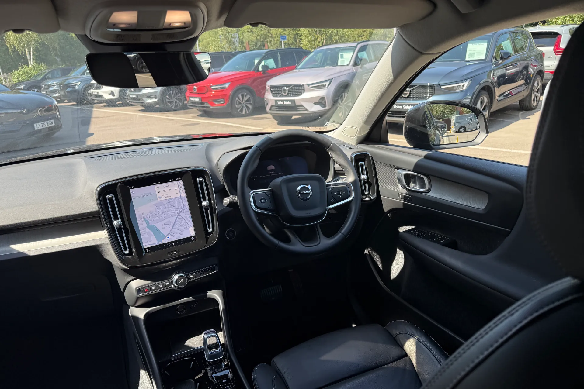 Volvo XC40 thumbnail image number 32