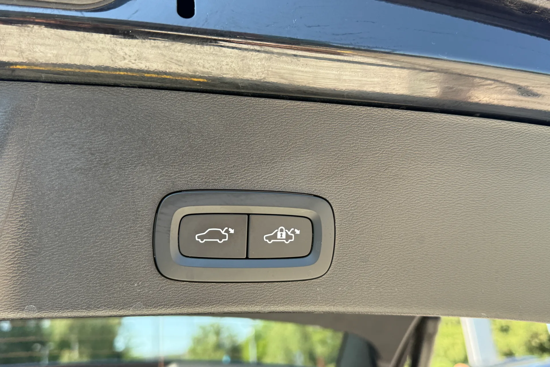 Volvo XC40 thumbnail image number 21