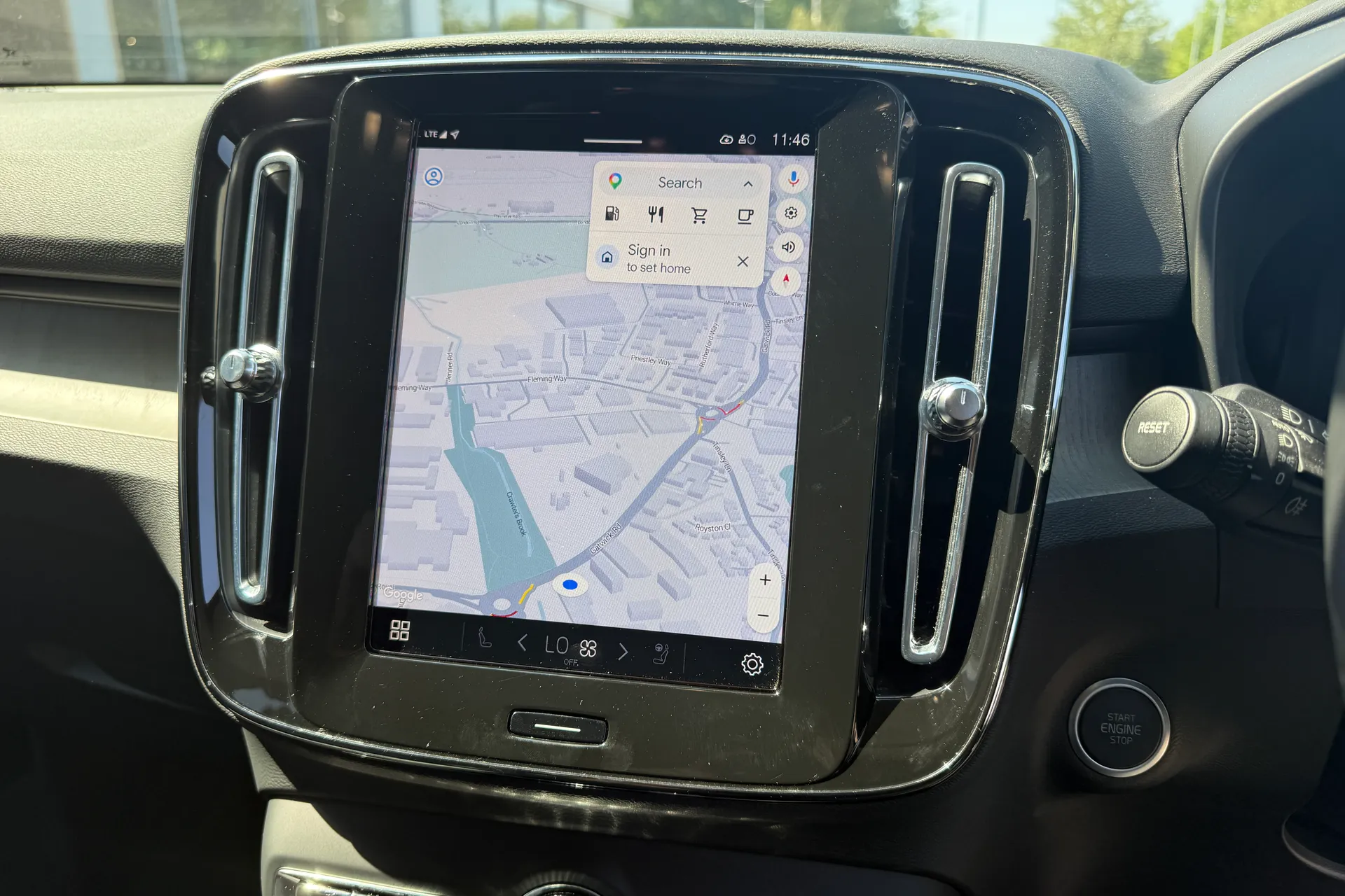 Volvo XC40 thumbnail image number 5