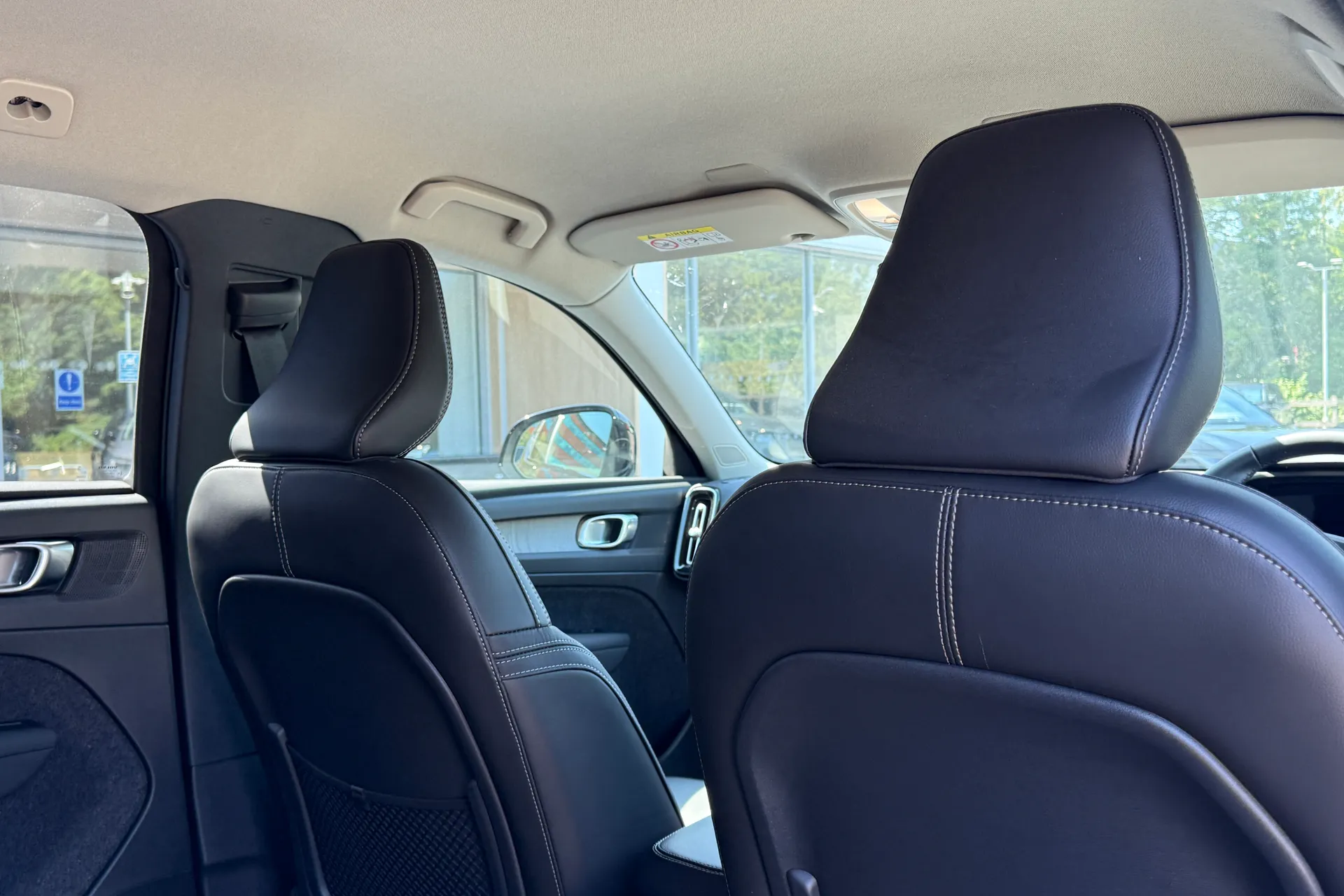 Volvo XC40 thumbnail image number 24