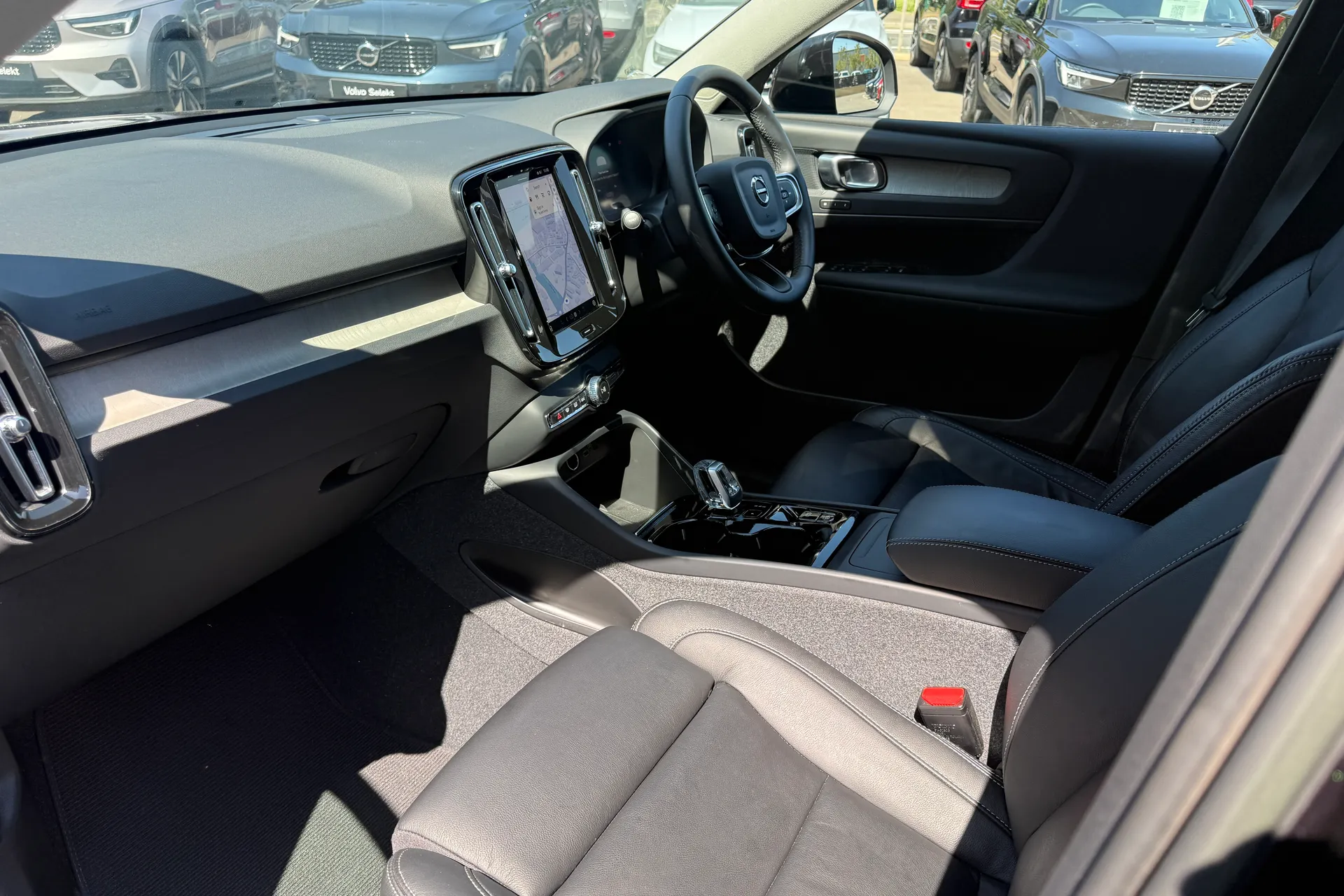 Volvo XC40 thumbnail image number 27