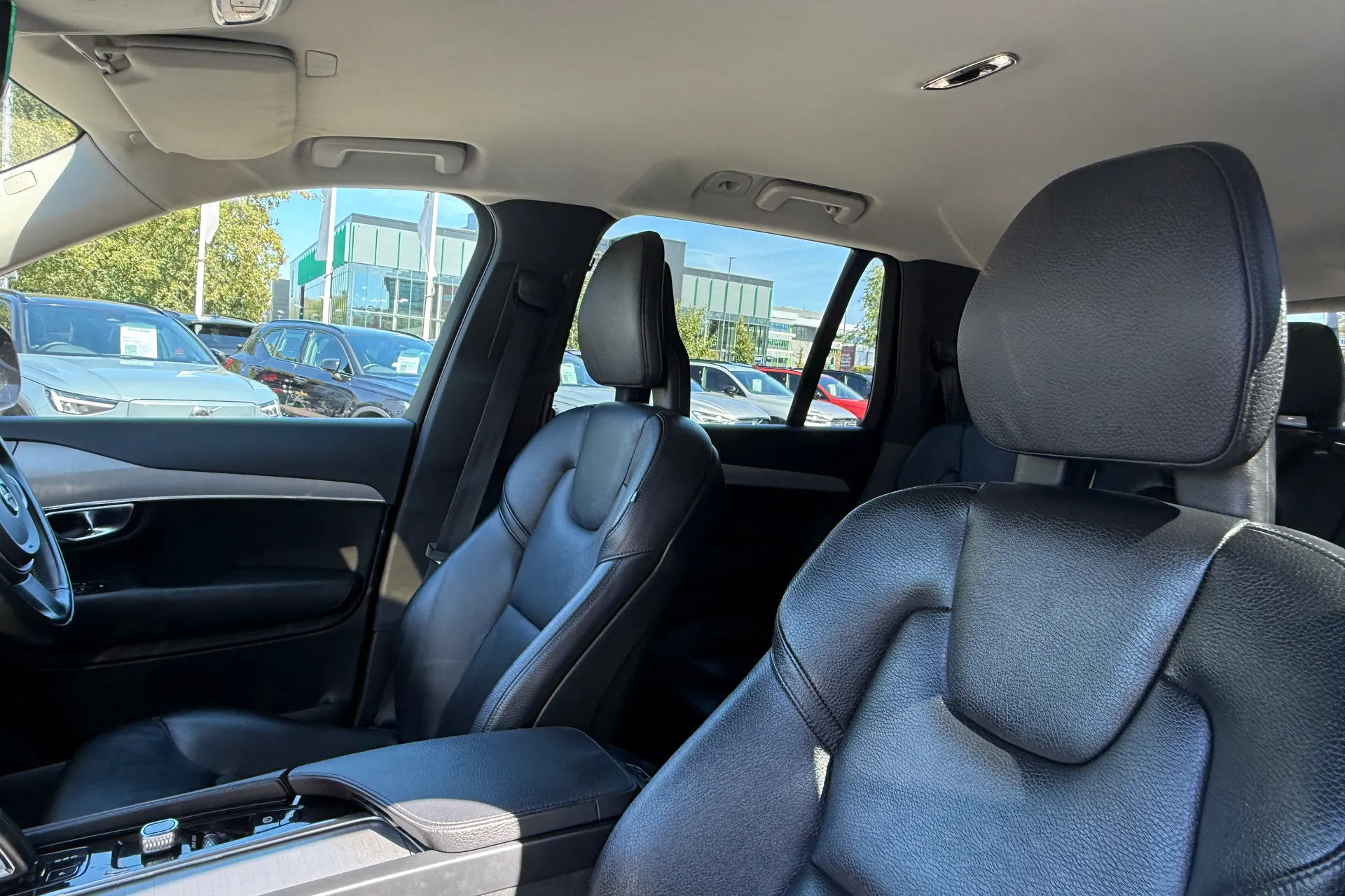 Volvo XC90 thumbnail image number 31