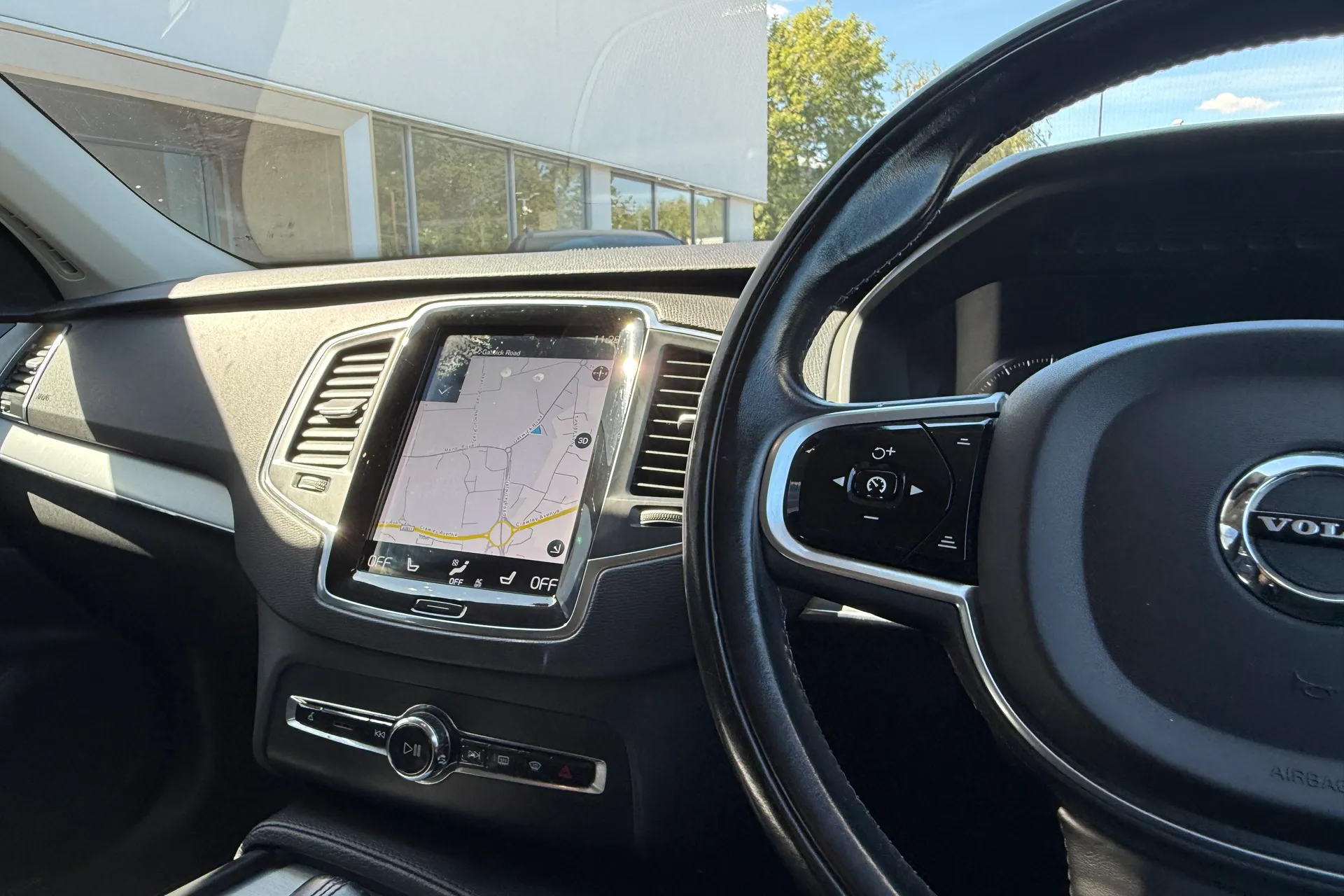 Volvo XC90 thumbnail image number 38