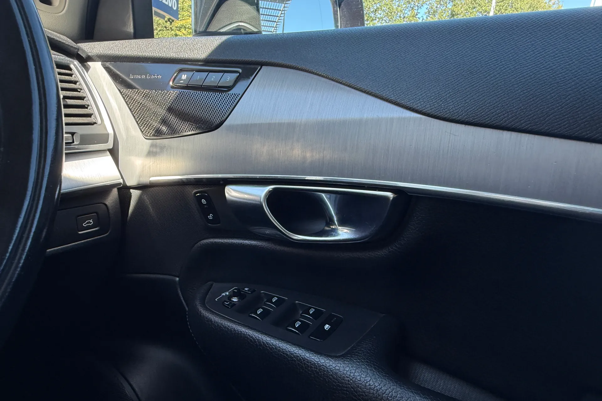 Volvo XC90 thumbnail image number 44