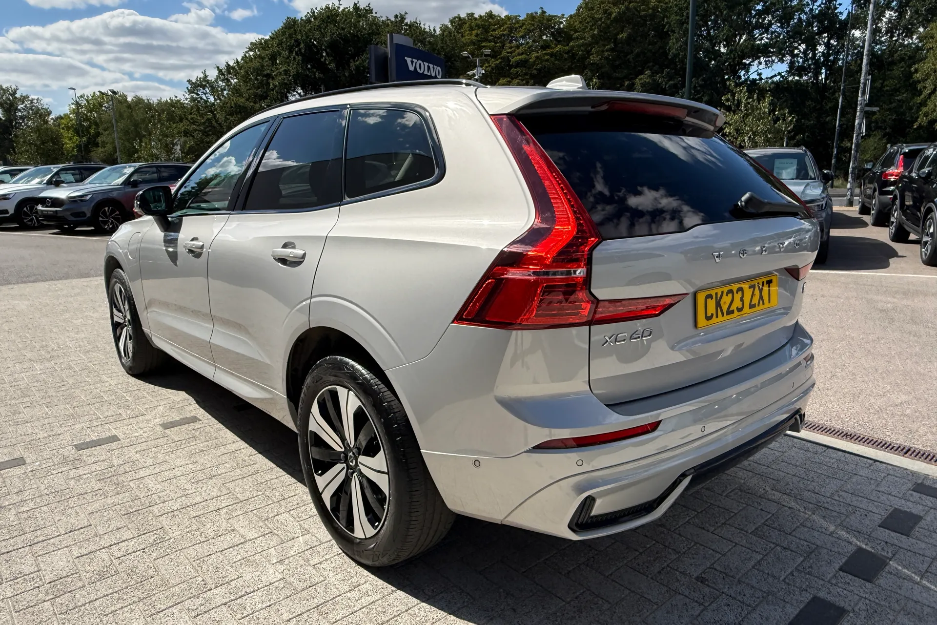 Volvo XC60 thumbnail image number 10
