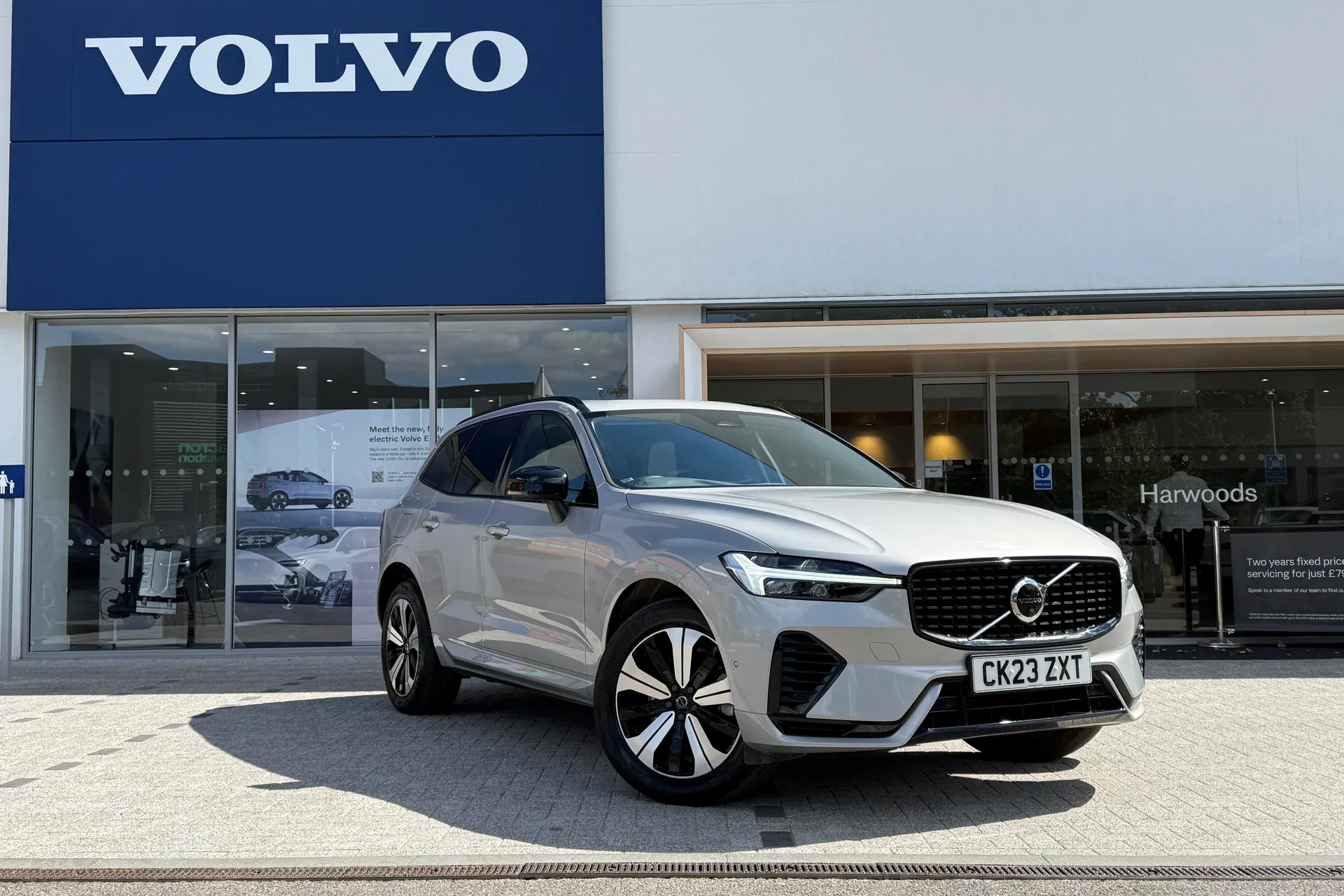 Volvo XC60 focused image