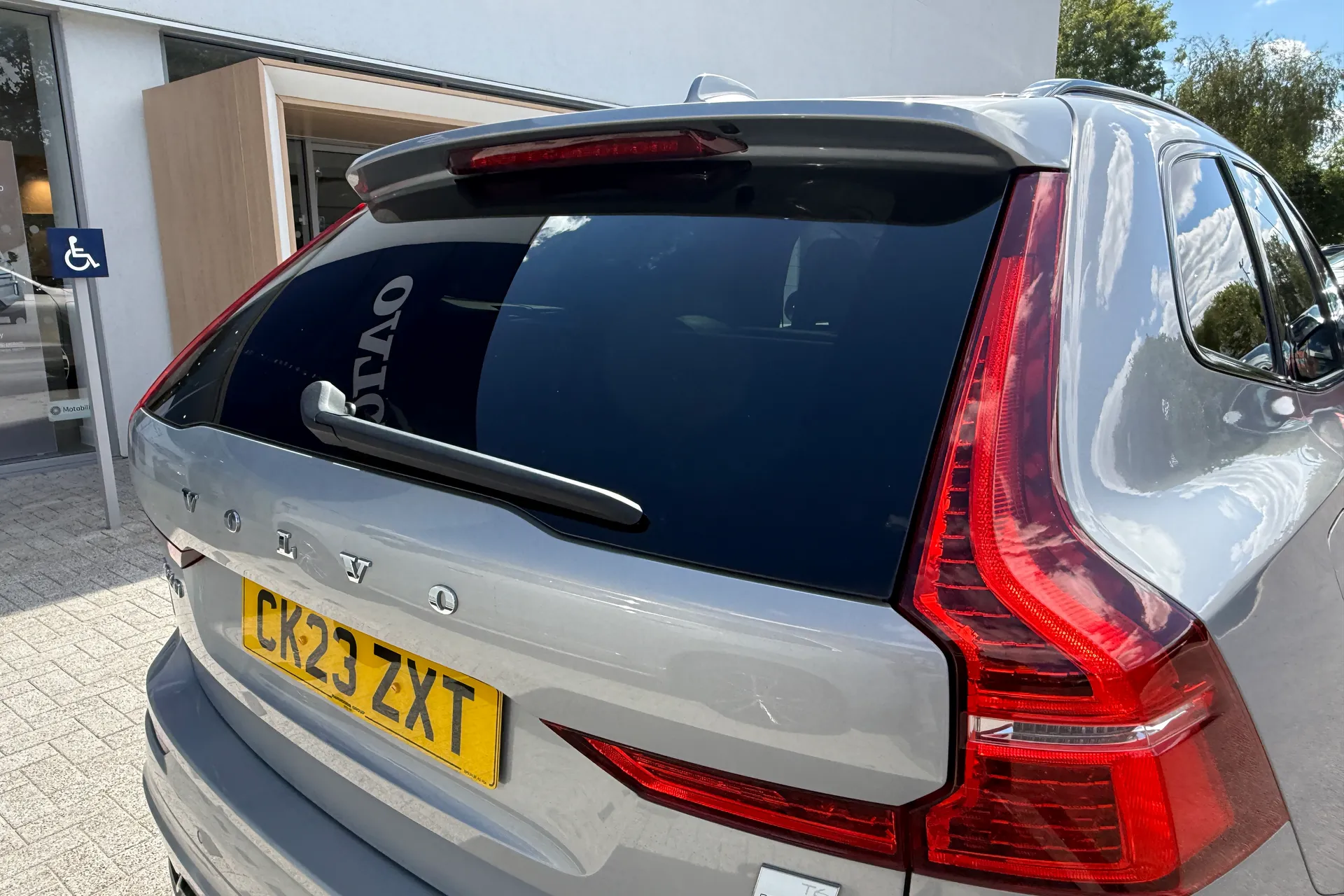 Volvo XC60 thumbnail image number 18