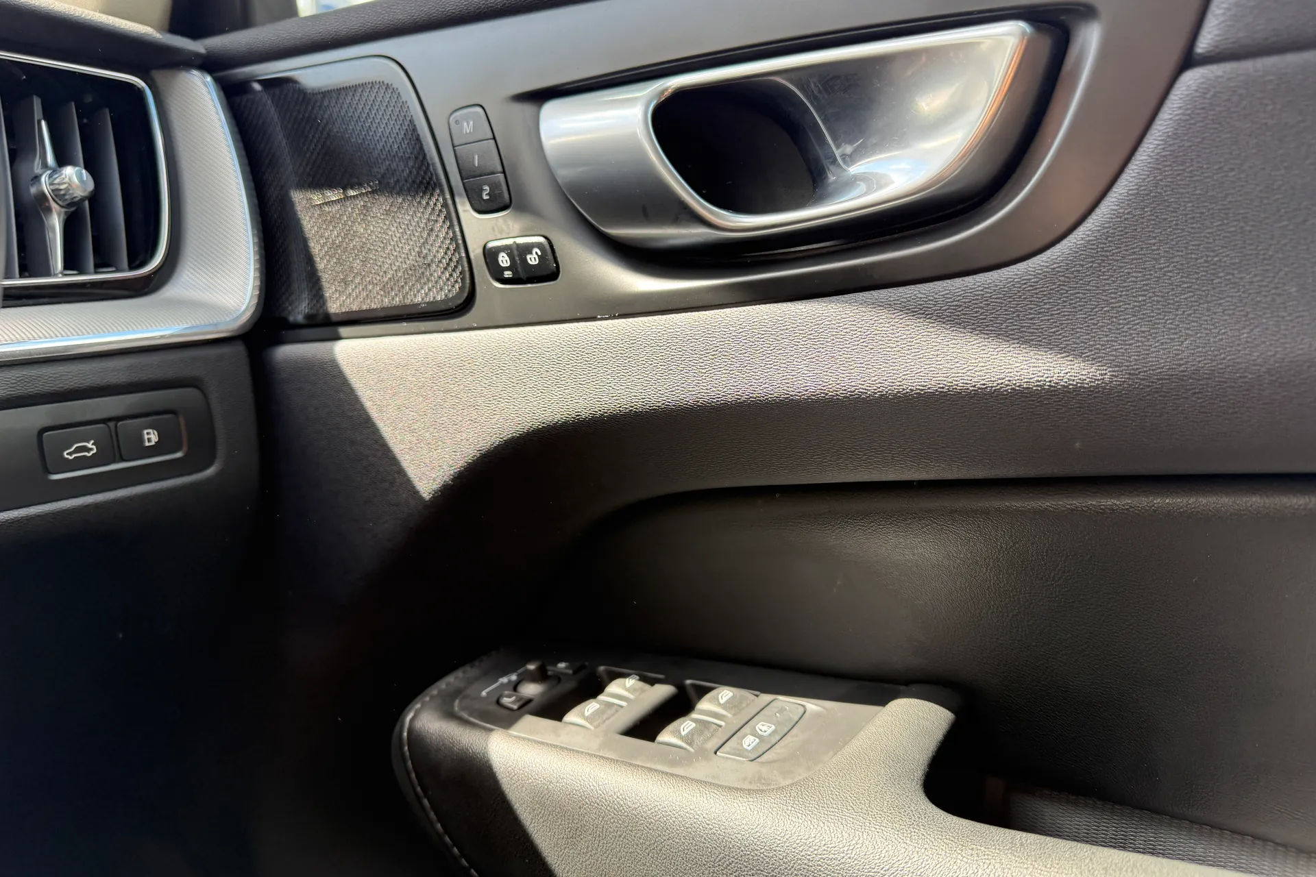 Volvo XC60 thumbnail image number 41