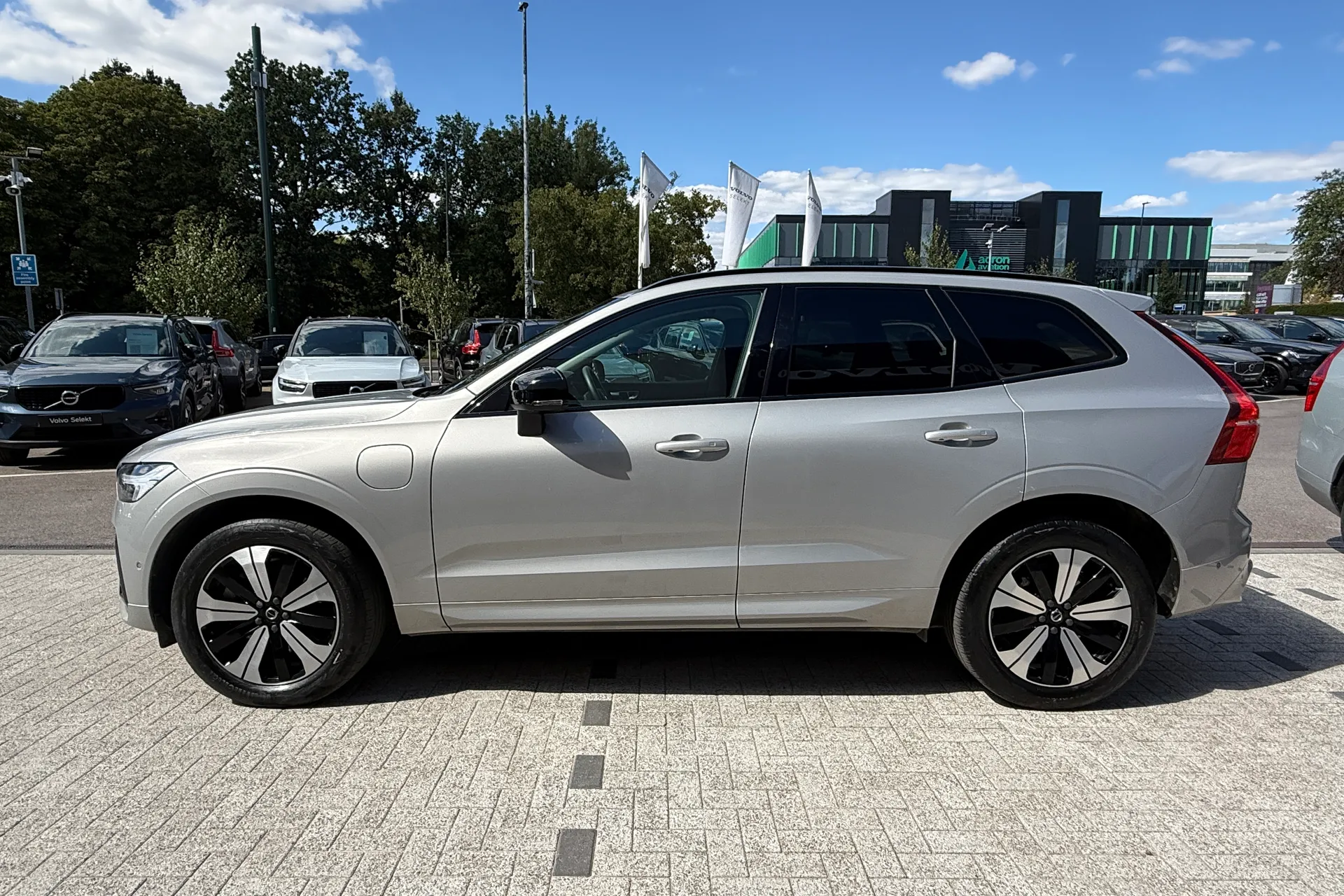 Volvo XC60 thumbnail image number 11