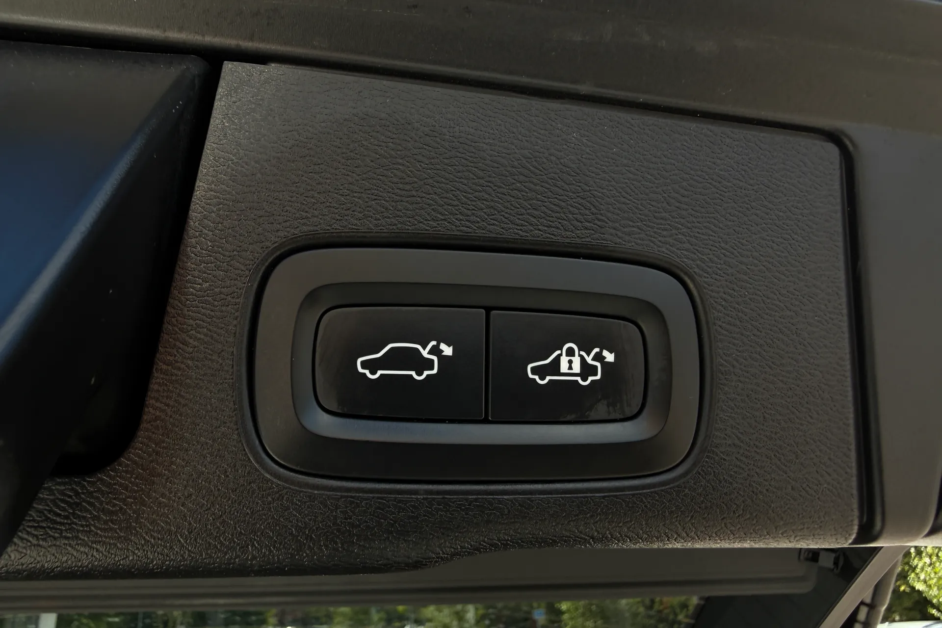 Volvo XC60 thumbnail image number 21