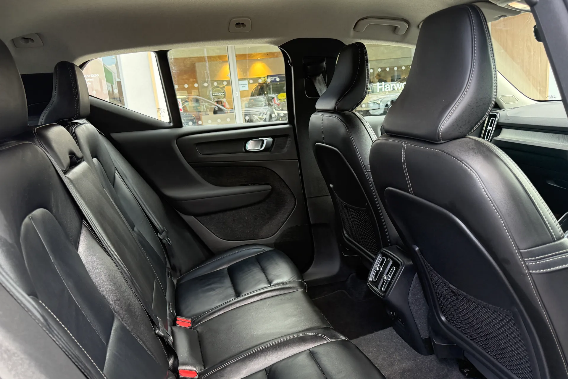 Volvo XC40 thumbnail image number 23