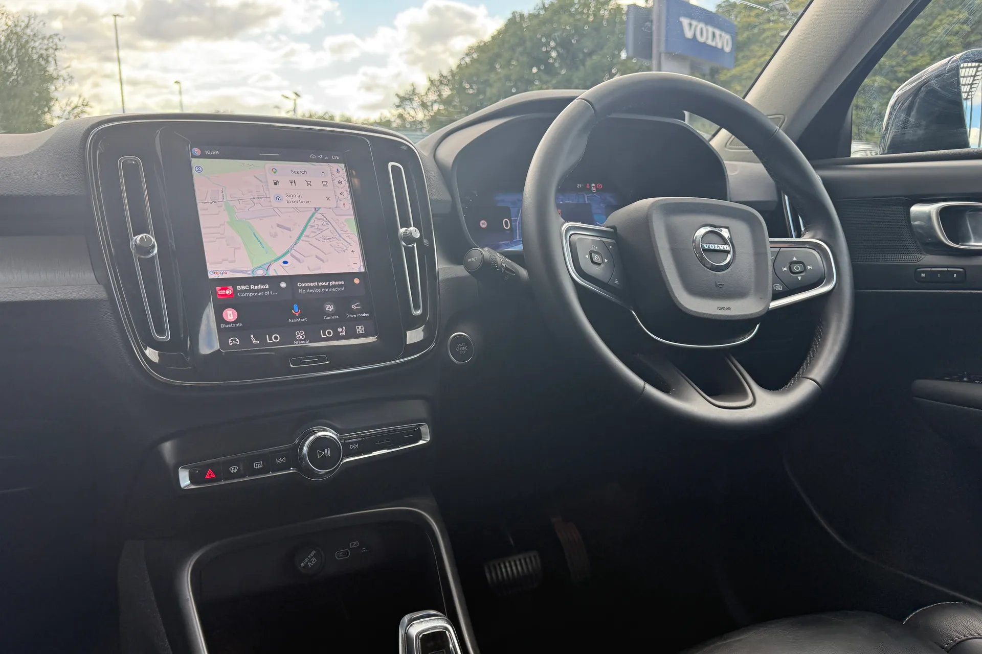 Volvo XC40 thumbnail image number 34
