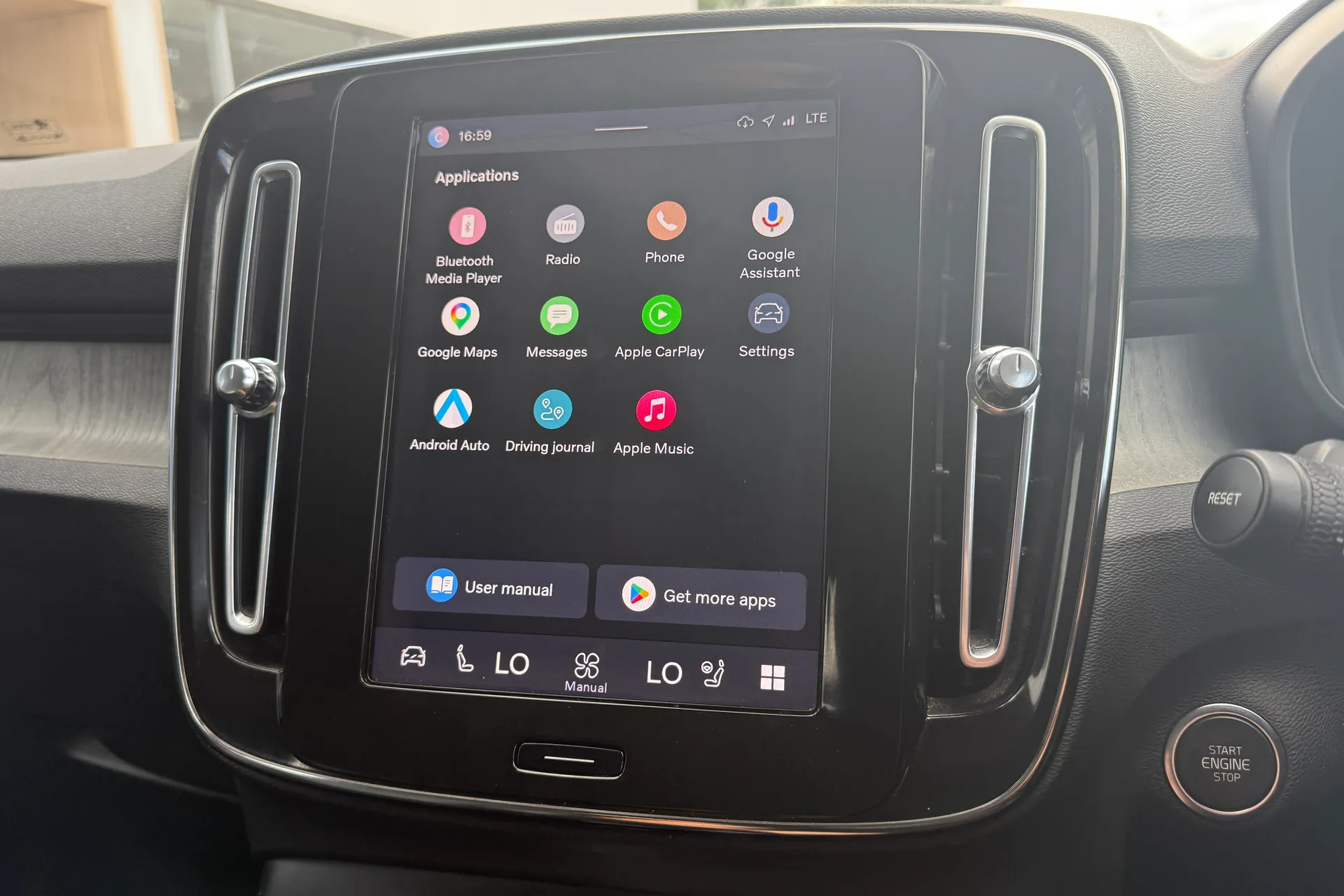 Volvo XC40 thumbnail image number 40