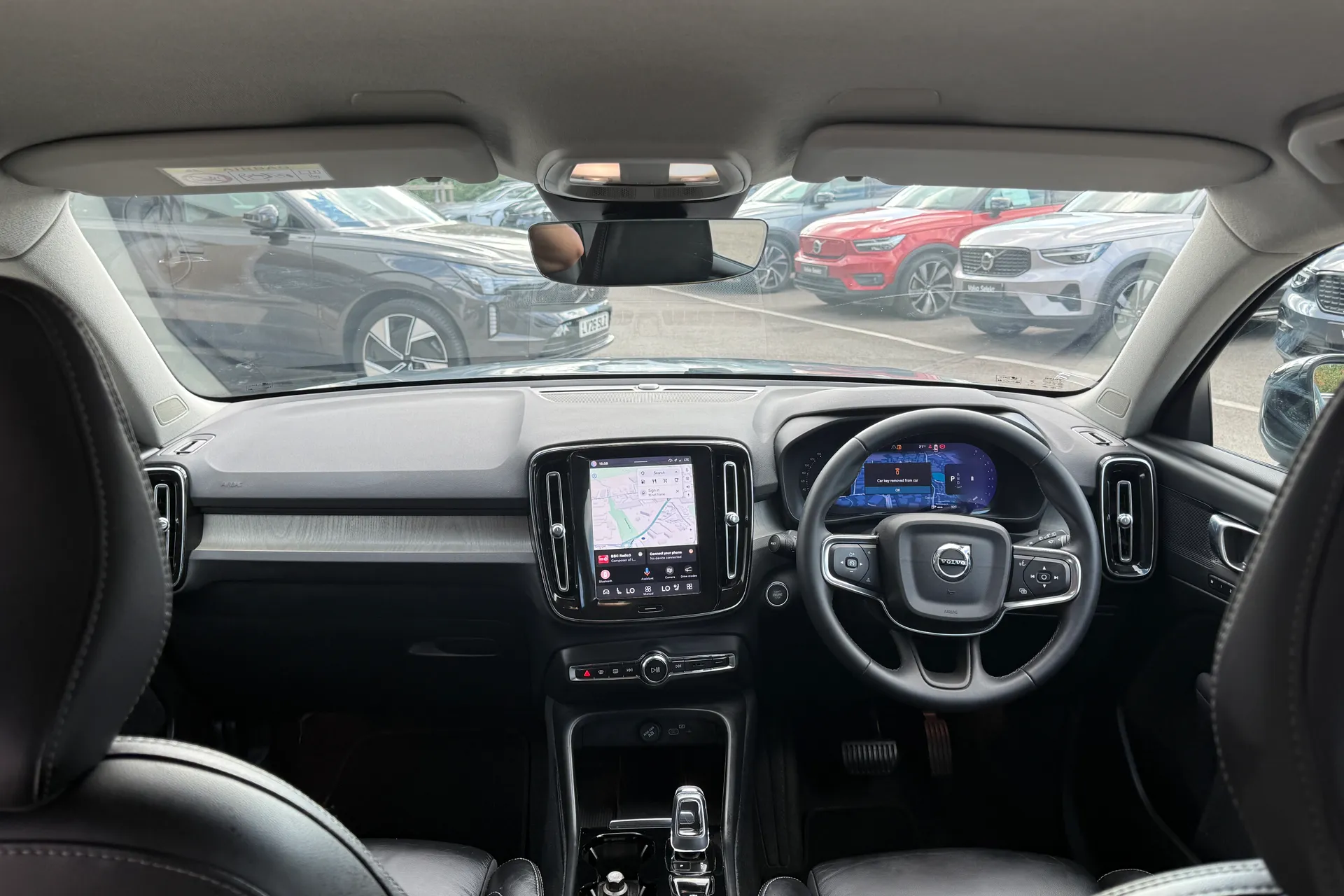 Volvo XC40 thumbnail image number 3