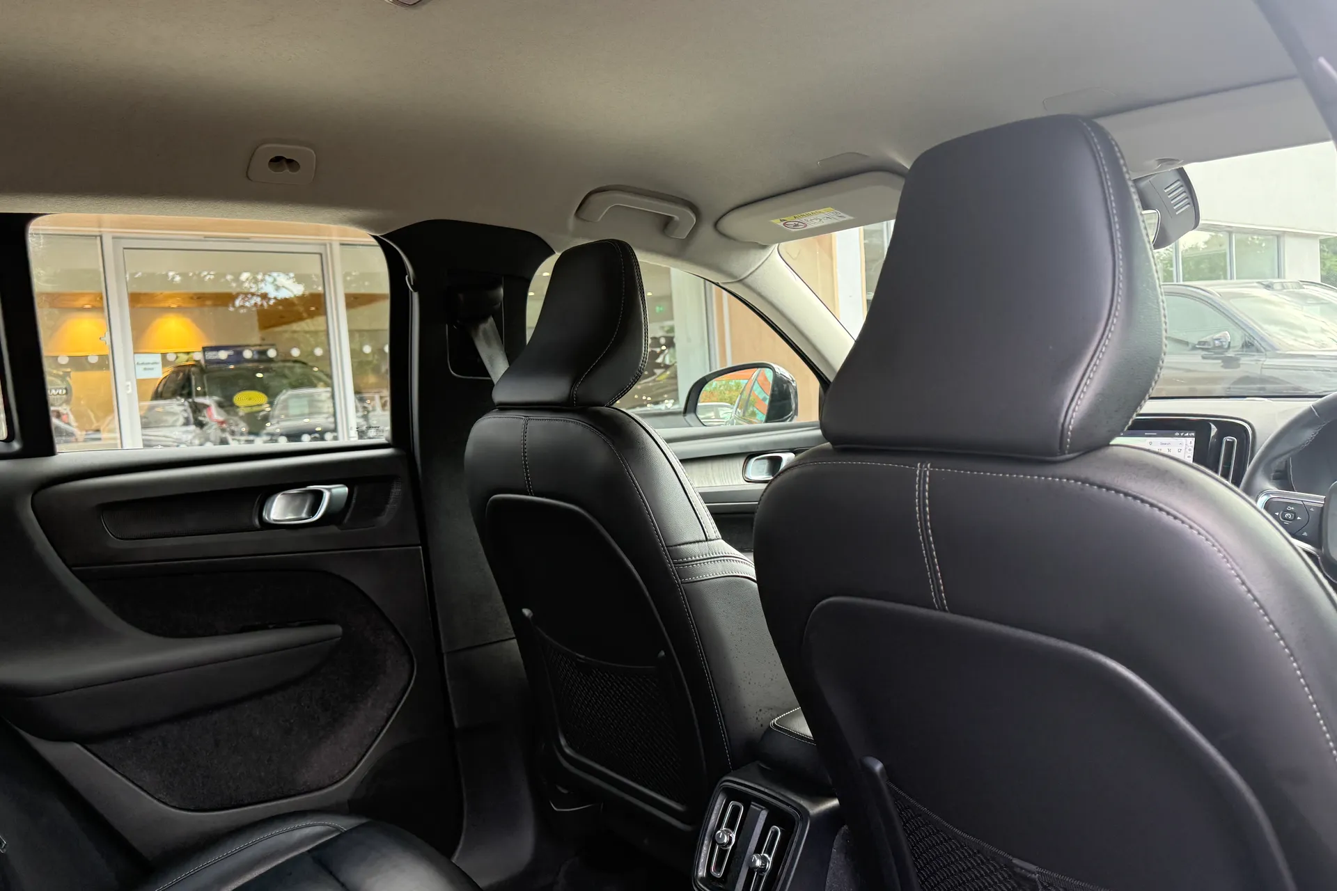 Volvo XC40 thumbnail image number 24