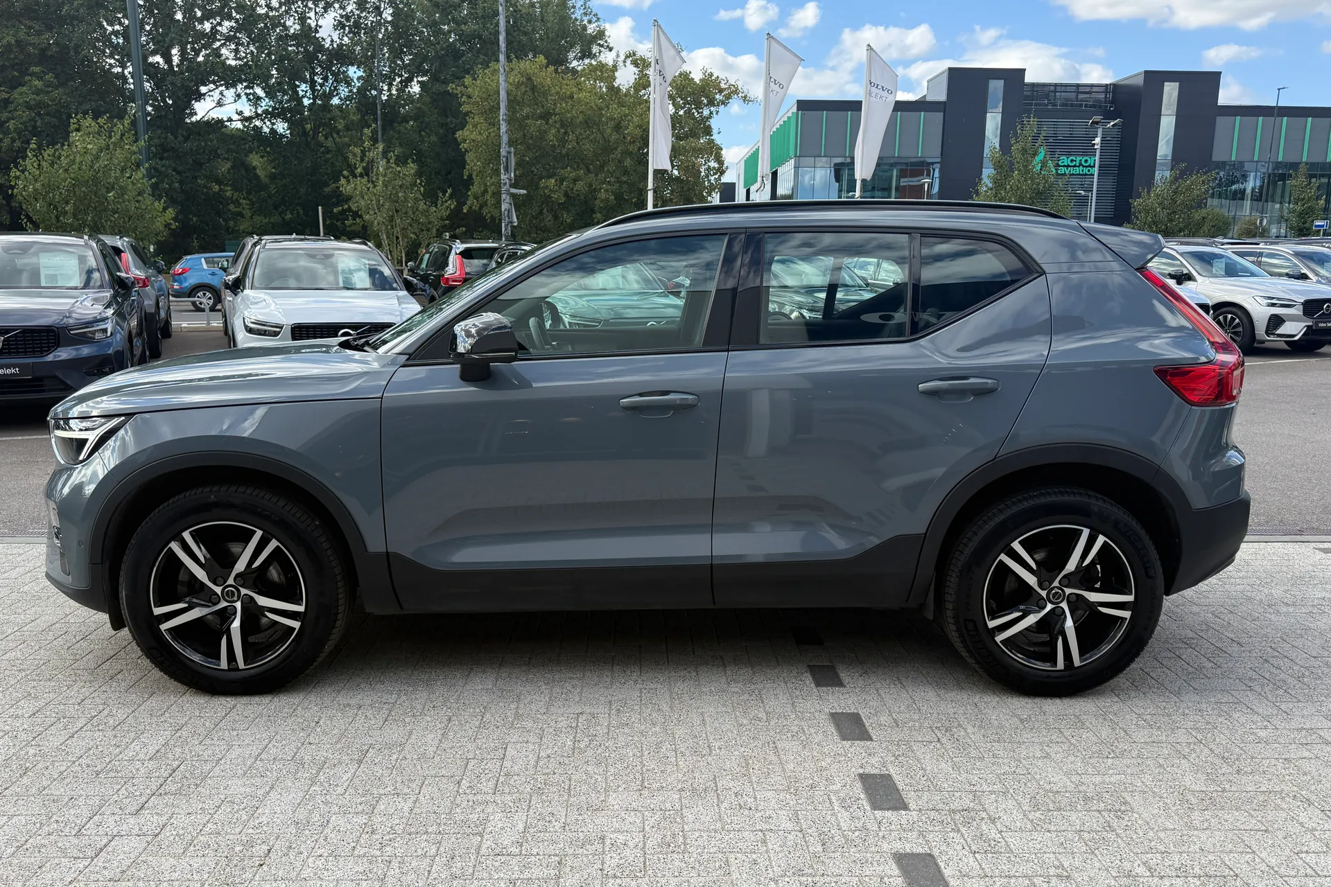Volvo XC40 thumbnail image number 11