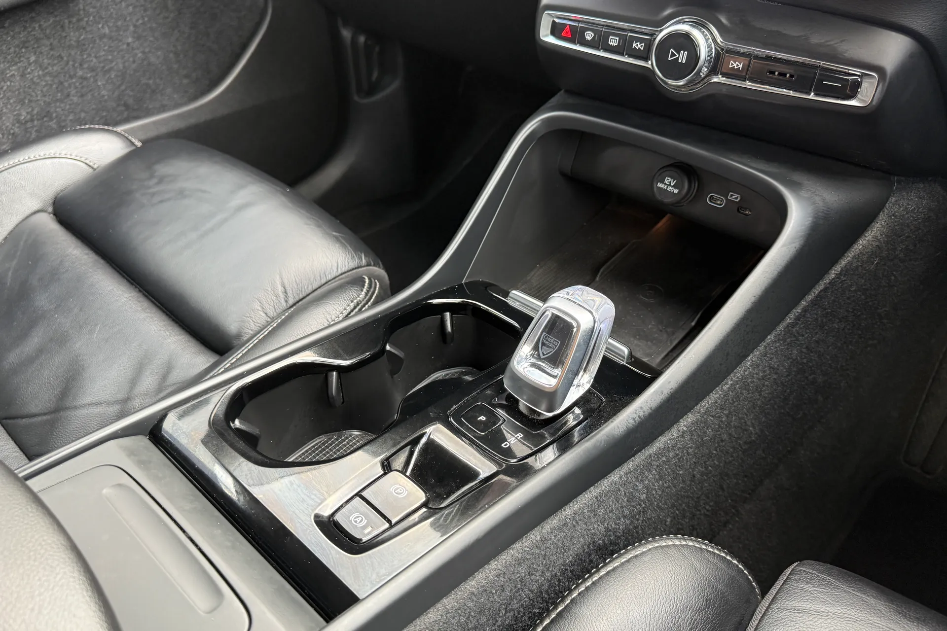 Volvo XC40 thumbnail image number 42