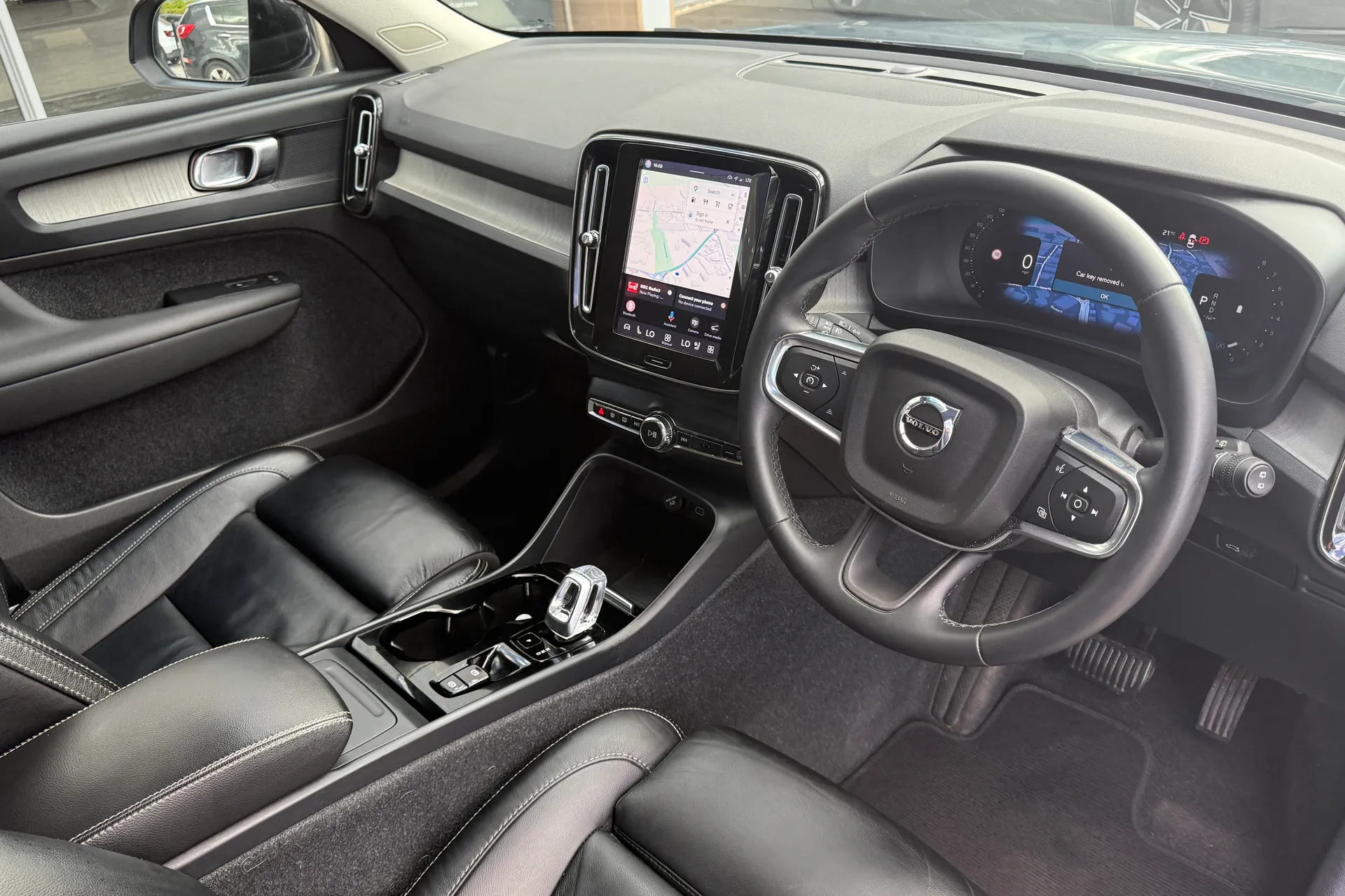 Volvo XC40 thumbnail image number 6