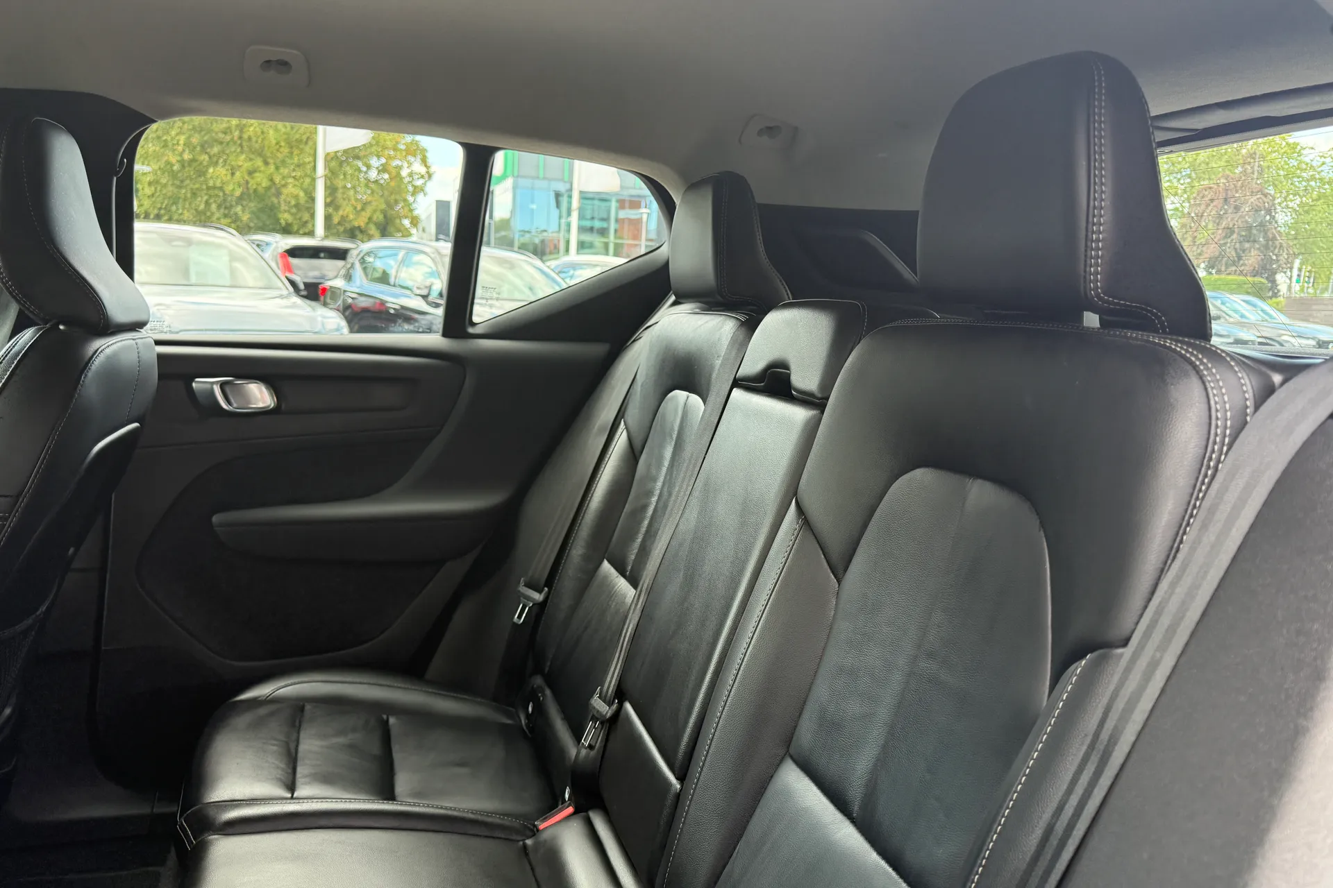 Volvo XC40 thumbnail image number 30