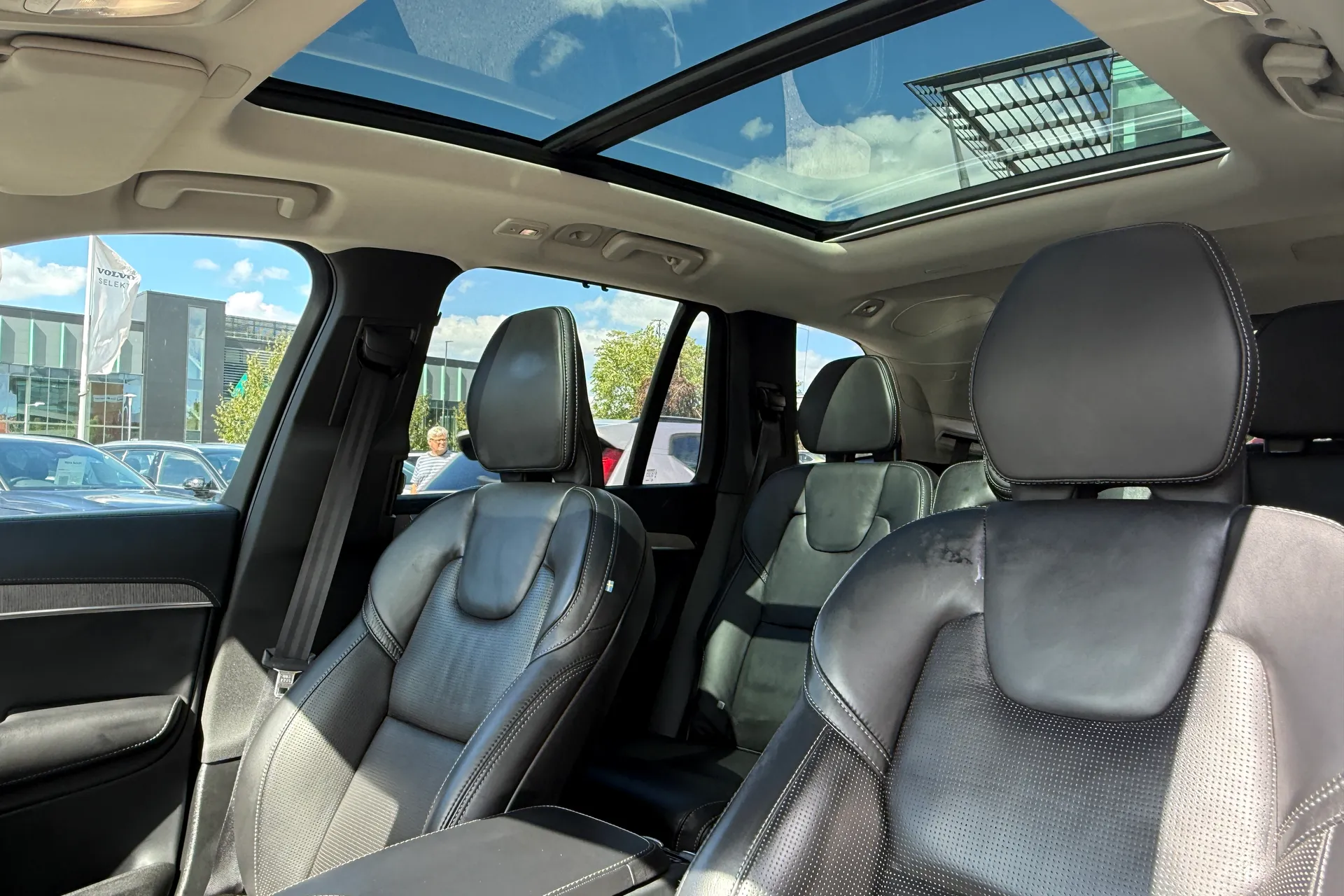Volvo XC90 thumbnail image number 31