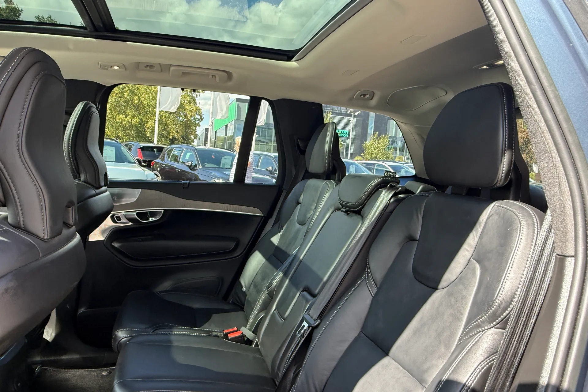 Volvo XC90 thumbnail image number 33