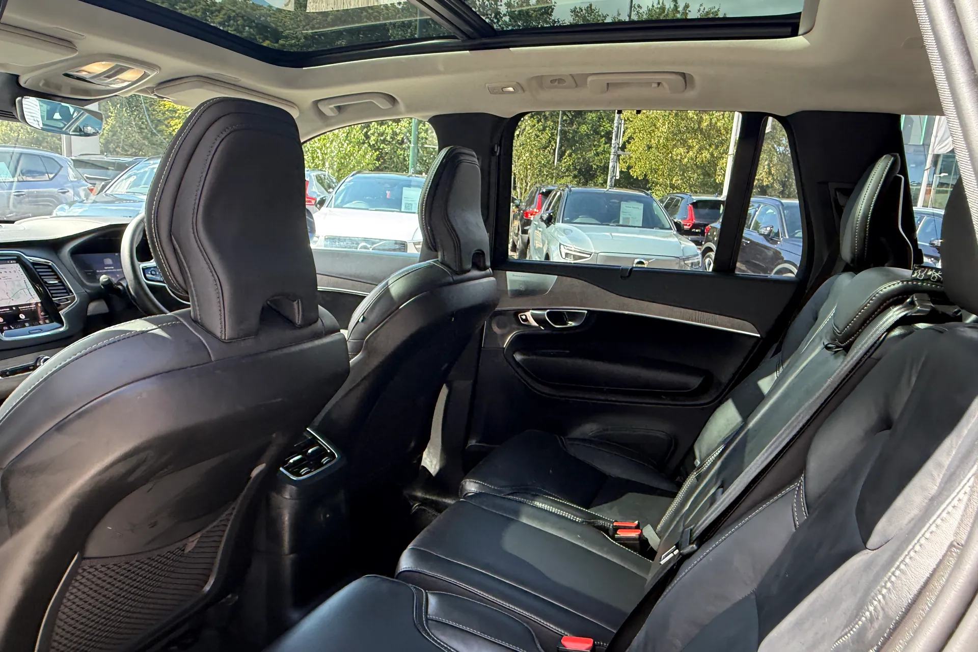 Volvo XC90 thumbnail image number 32