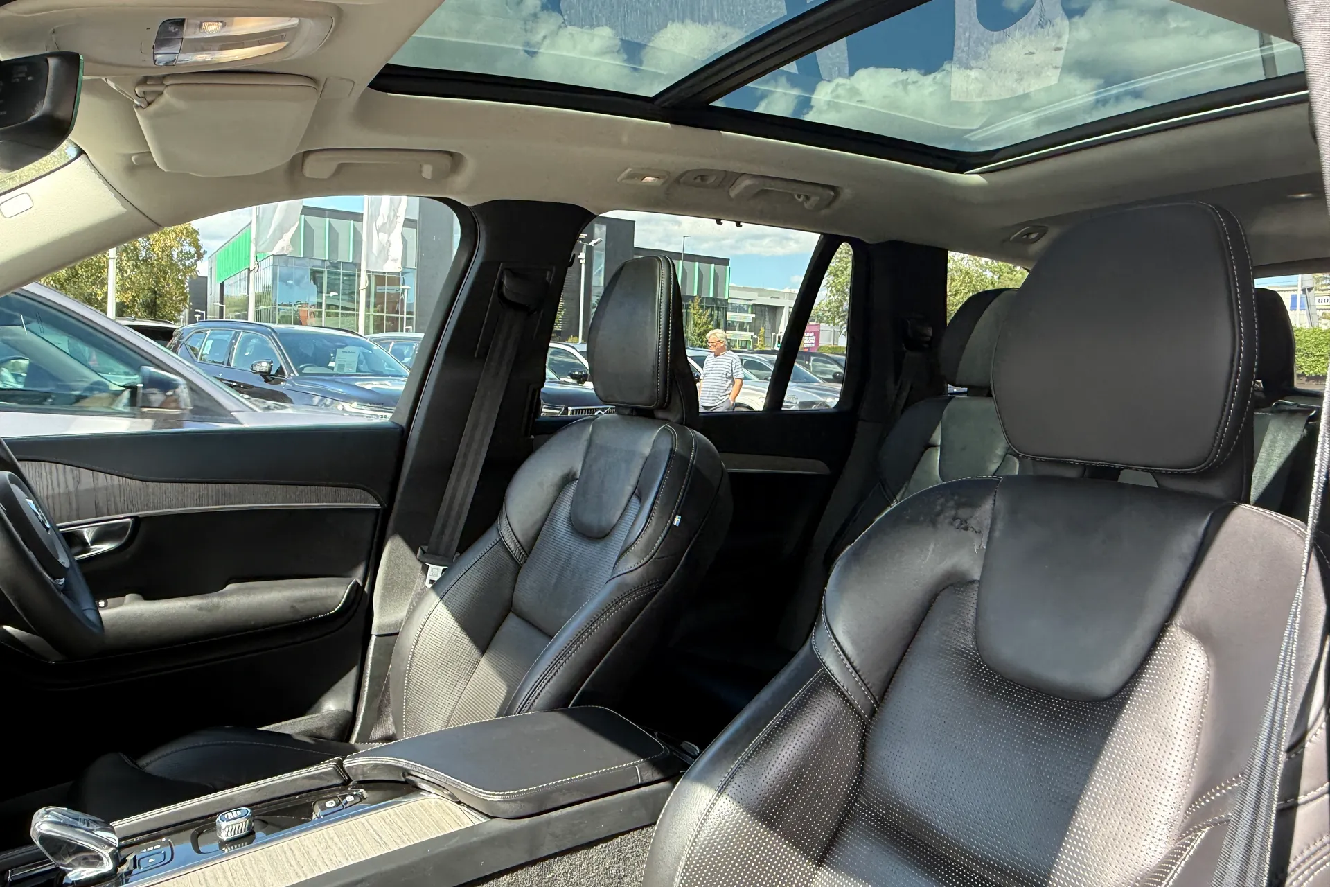 Volvo XC90 thumbnail image number 30