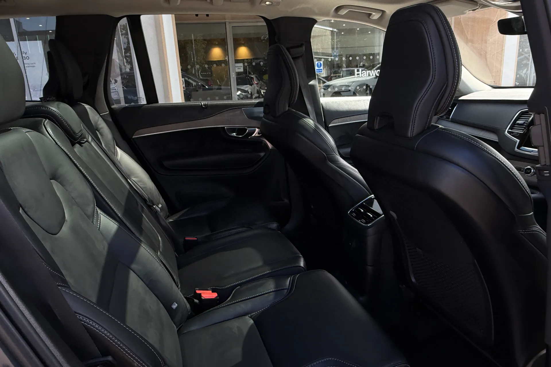 Volvo XC90 thumbnail image number 25