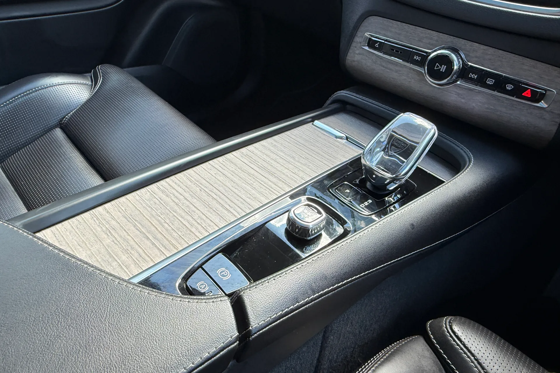 Volvo XC90 thumbnail image number 45
